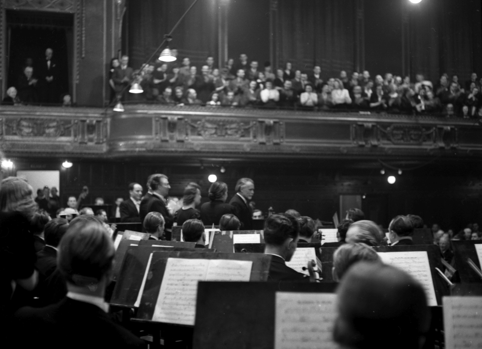Hungary, Budapest VI., Zeneakadémia, Nagyterem. Középen Kodály Zoltán., 1942, Lissák Tivadar, celebrity, university, sheet music, music-stand, theater room, Budapest, auditorium, Fortepan #71792