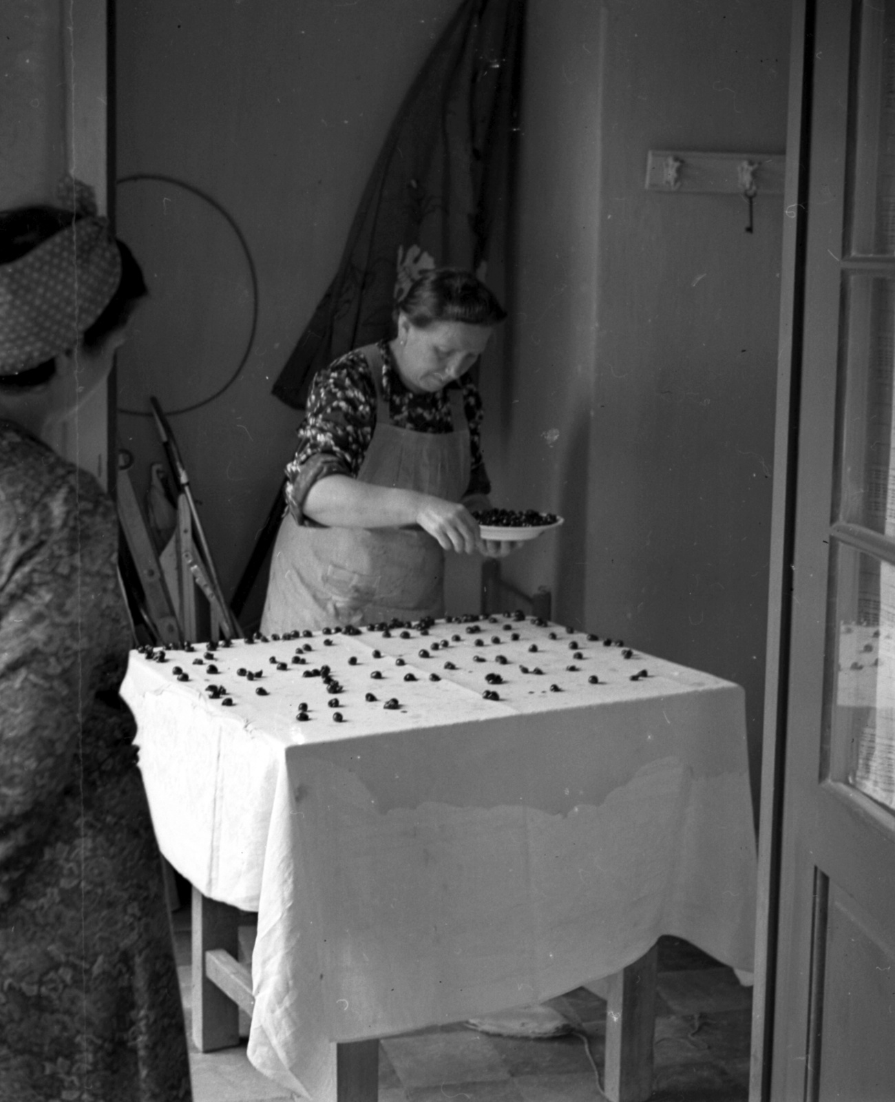 1942, Lissák Tivadar, cooking, strudel, Fortepan #71846