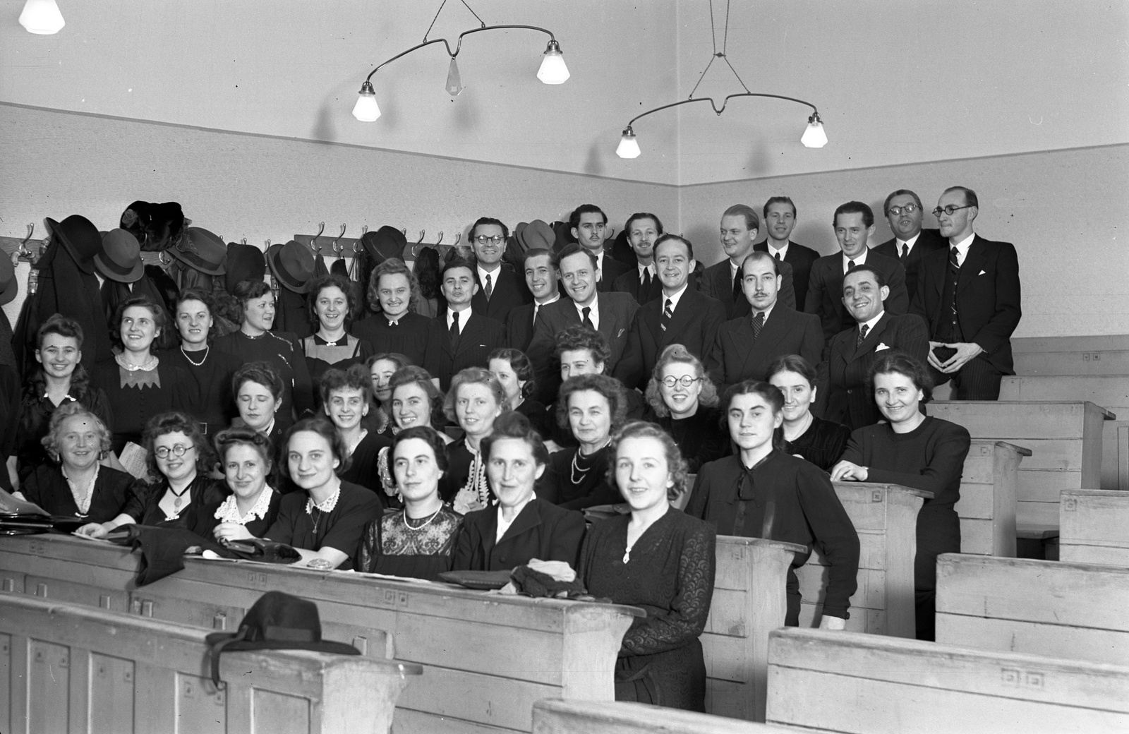 1942, Lissák Tivadar, tableau, bench, Fortepan #71923