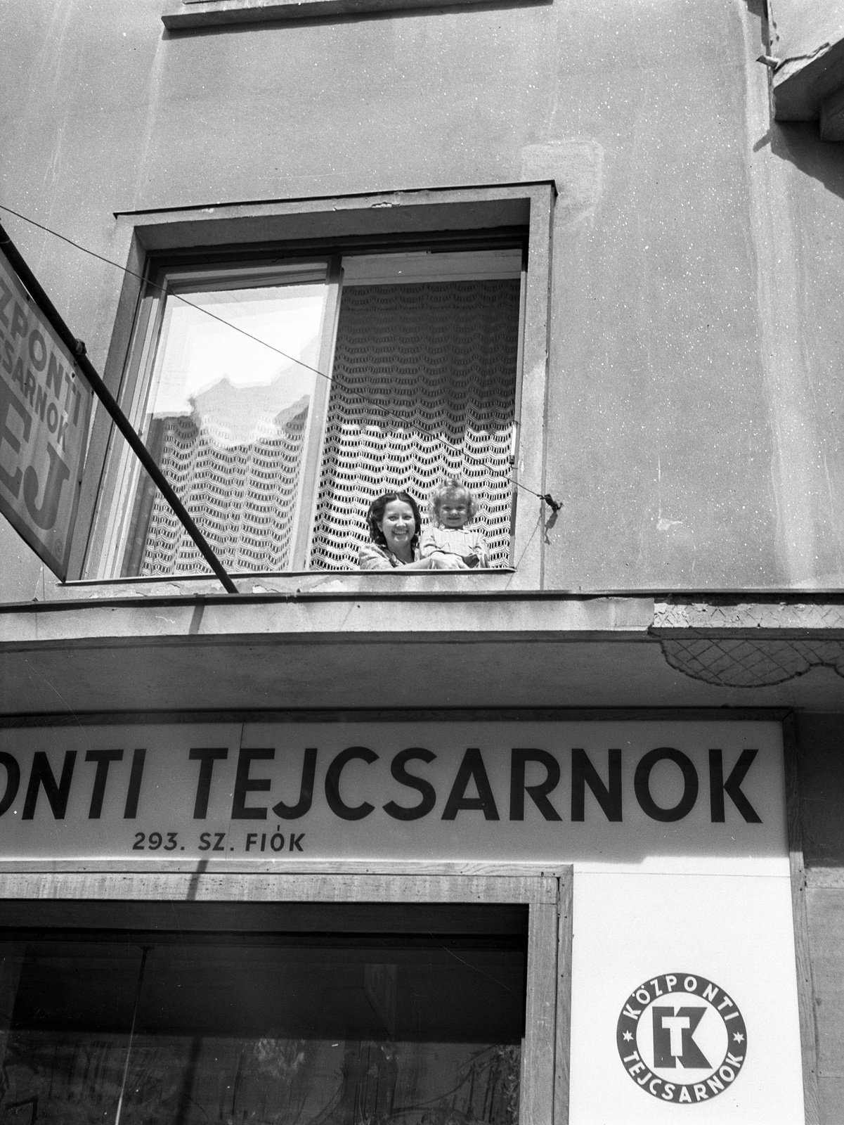 Hungary, Budapest II., Retek utca 29-31., 1942, Lissák Tivadar, sign-board, Budapest, dairy, leaning out of the window, Fortepan #71957