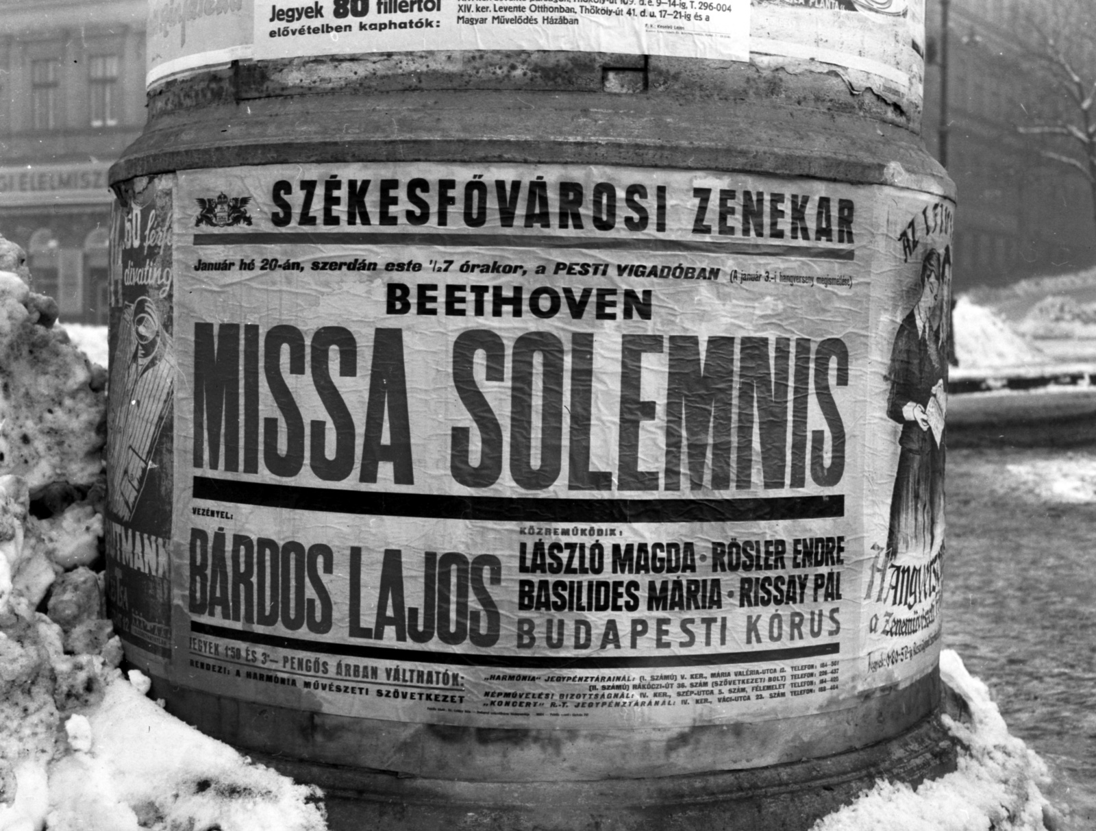 Hungary, Budapest I., Széna tér az Ostrom utca torkolatánál., 1943, Lissák Tivadar, poster, ad pillar, Budapest, Fortepan #72021