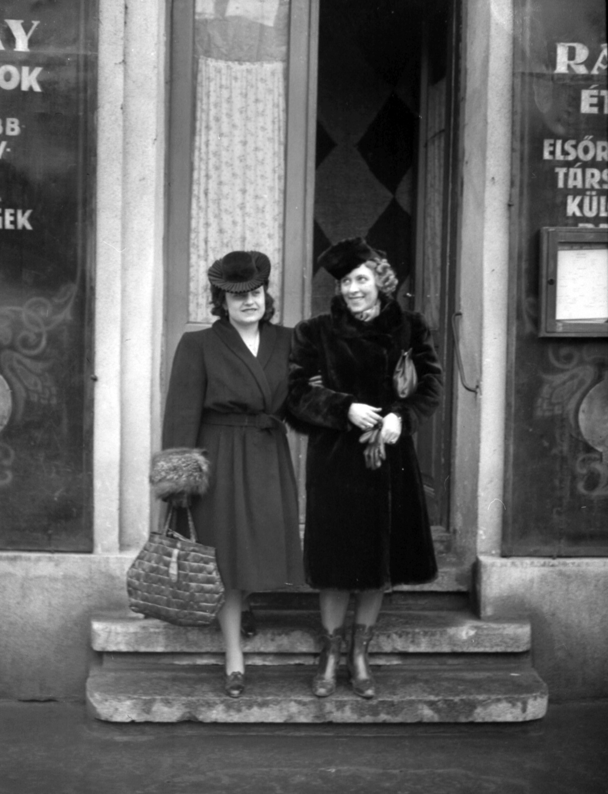 Magyarország, Szeged, Kossuth Lajos sugárút 4., Raffay Étterem., 1943, Lissák Tivadar, Fortepan #72053