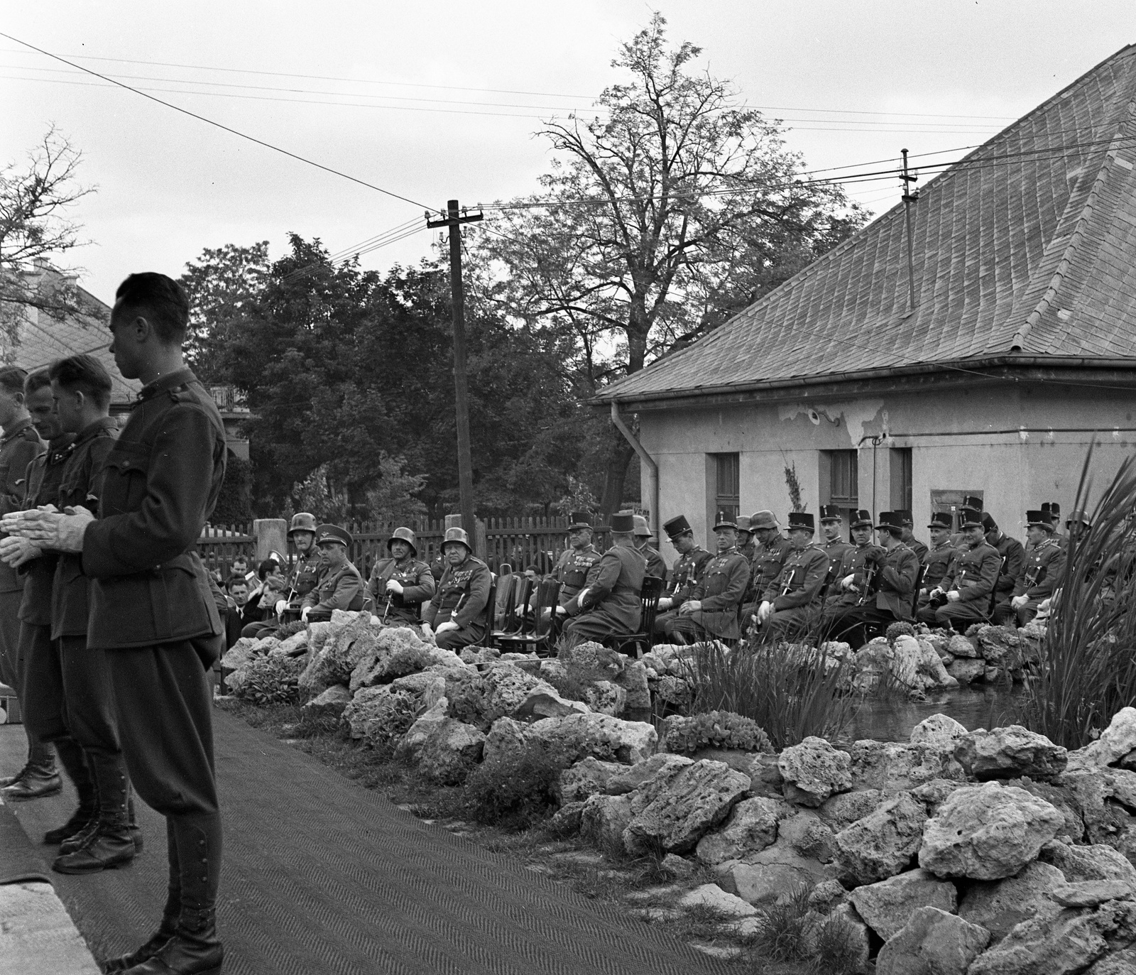 Magyarország, Budapest XVI., Mátyásföld, Újszász utca 41-43. (Keresztúri út 1-3.), a Magyar Királyi Honvéd gépkocsiszertár díszudvara, ünnepi mise., 1943, Lissák Tivadar, katona, liturgia, Budapest, Fortepan #72096