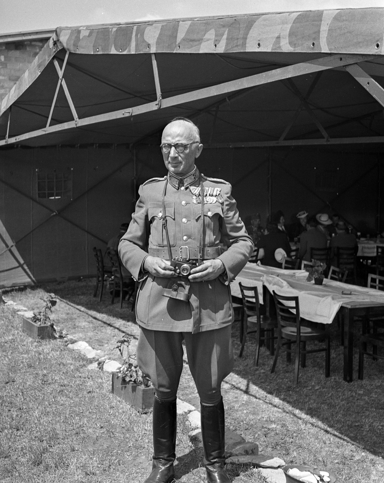 1943, Lissák Tivadar, fényképezőgép, katona, kitüntetés, Robot-márka, Fortepan #72119