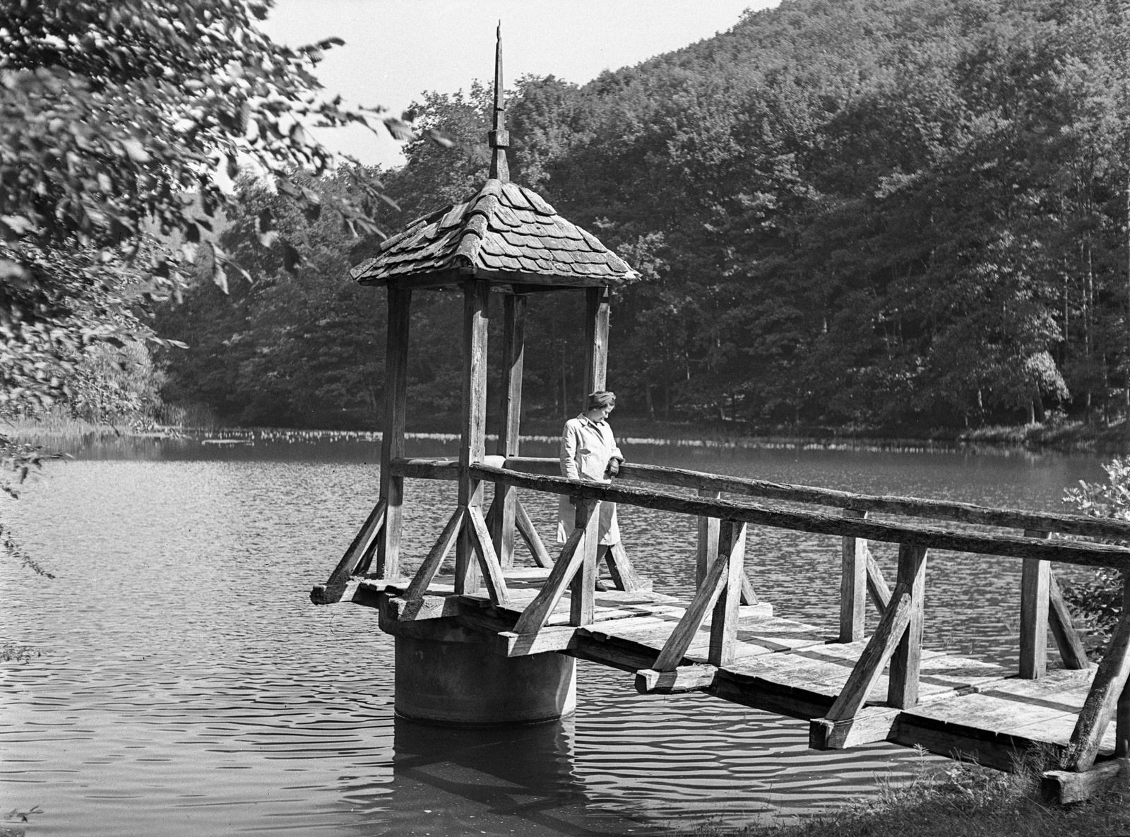 Hungary, Jósvafő, tengerszem., 1943, Lissák Tivadar, lake, wooden bridge, Fortepan #72217