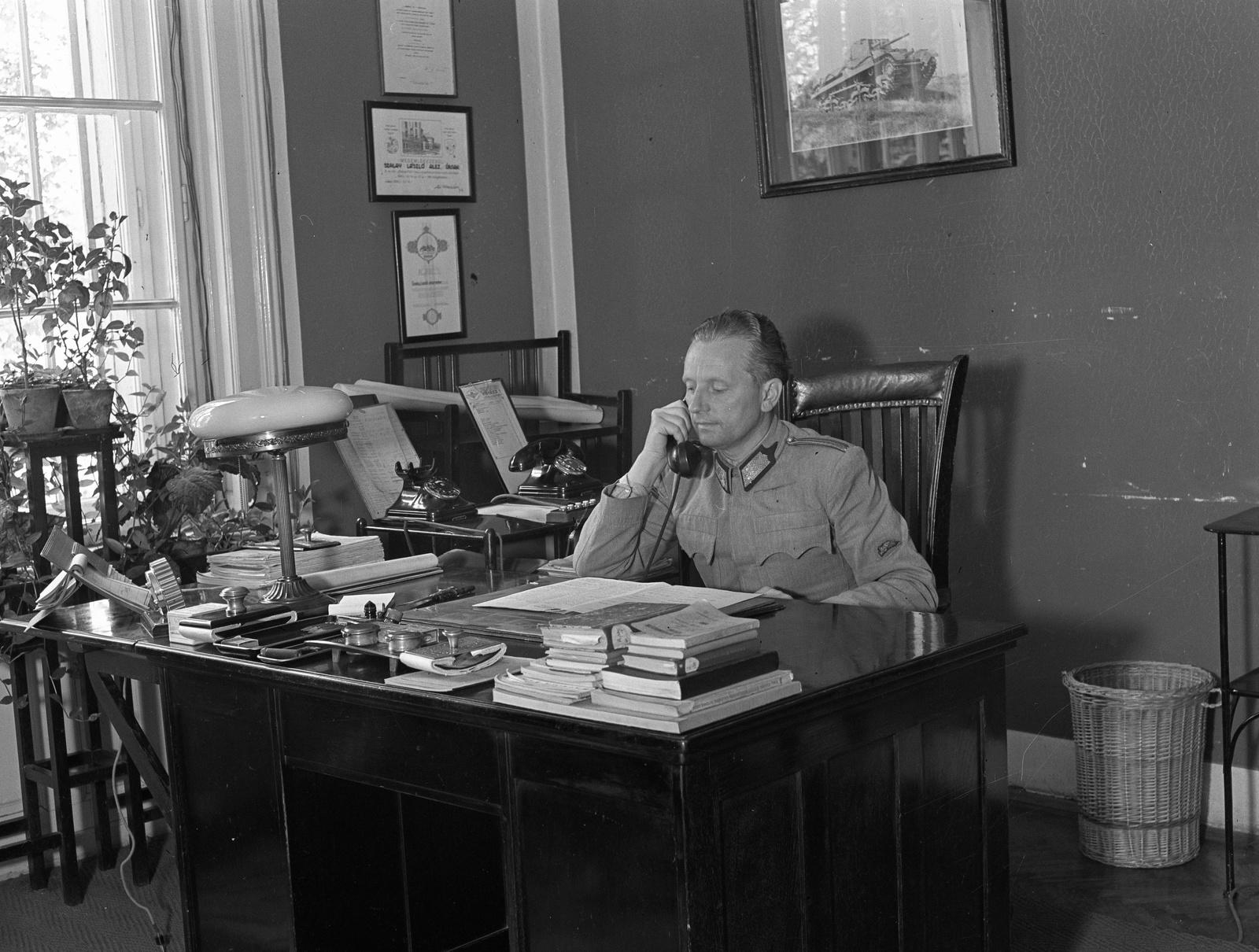 1943, Lissák Tivadar, office, telephone, ink bottle, interior, soldier, blotter, trash can, Fortepan #72432