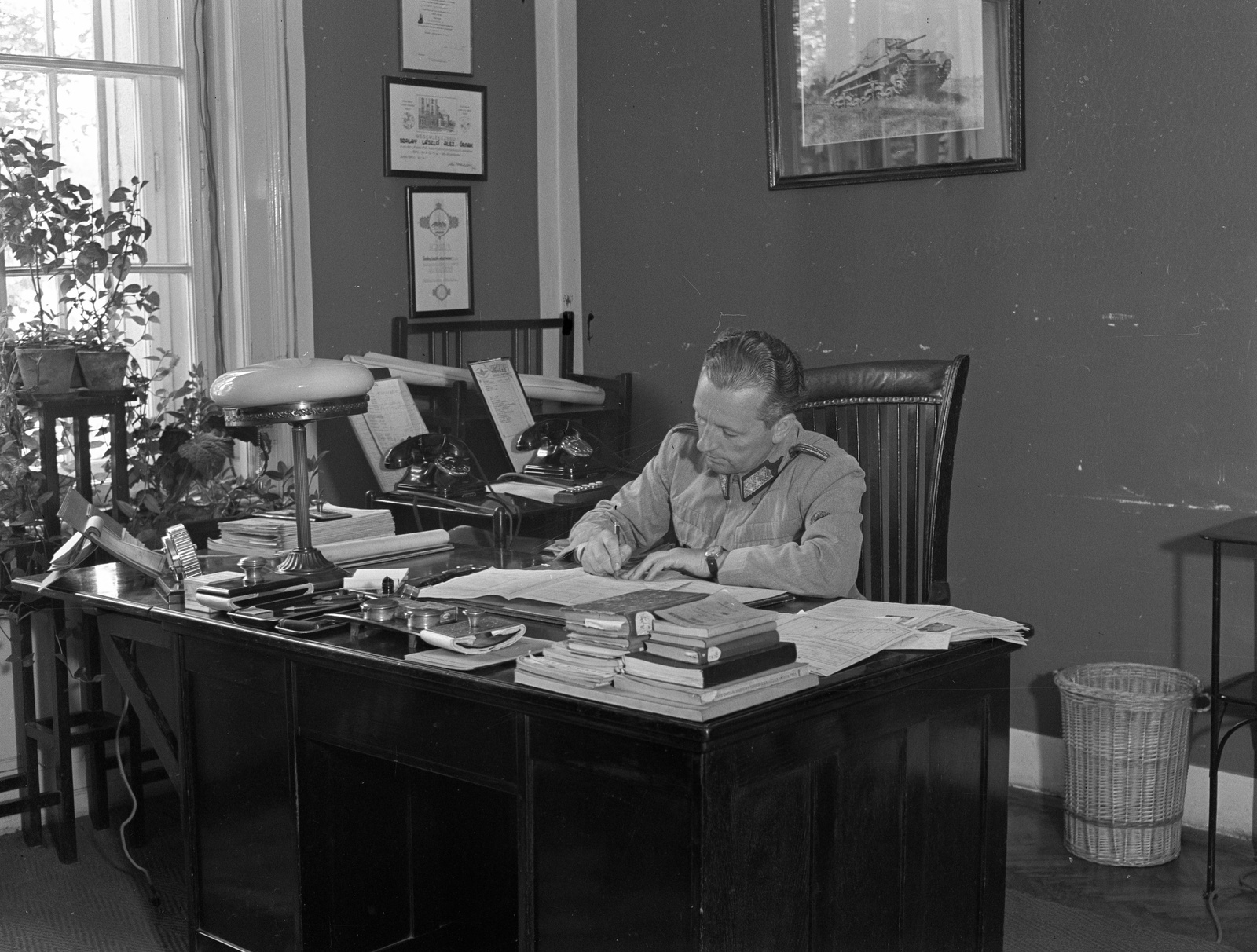 1943, Lissák Tivadar, office, telephone, ink bottle, interior, soldier, blotter, trash can, Fortepan #72433