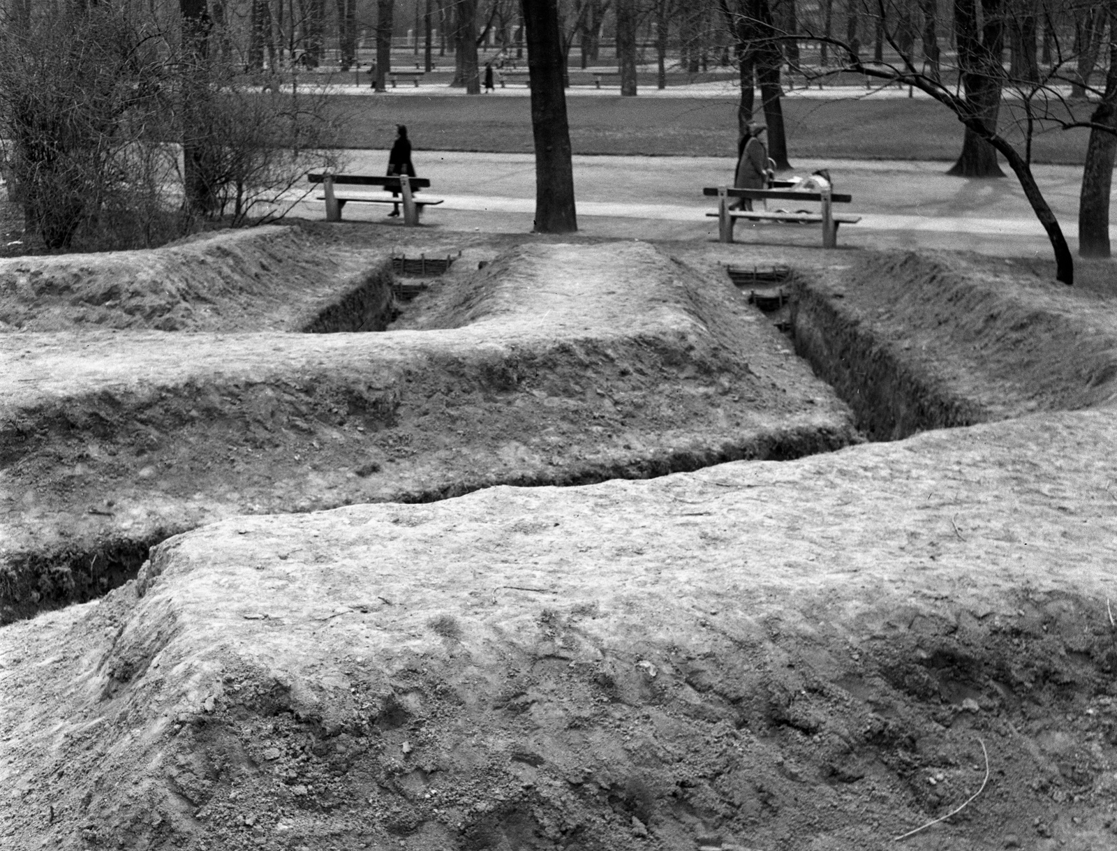 Hungary, Városmajor, Budapest XII., árokóvóhely., 1944, Lissák Tivadar, bombing, air-rad shelter, Budapest, pit, Fortepan #72683