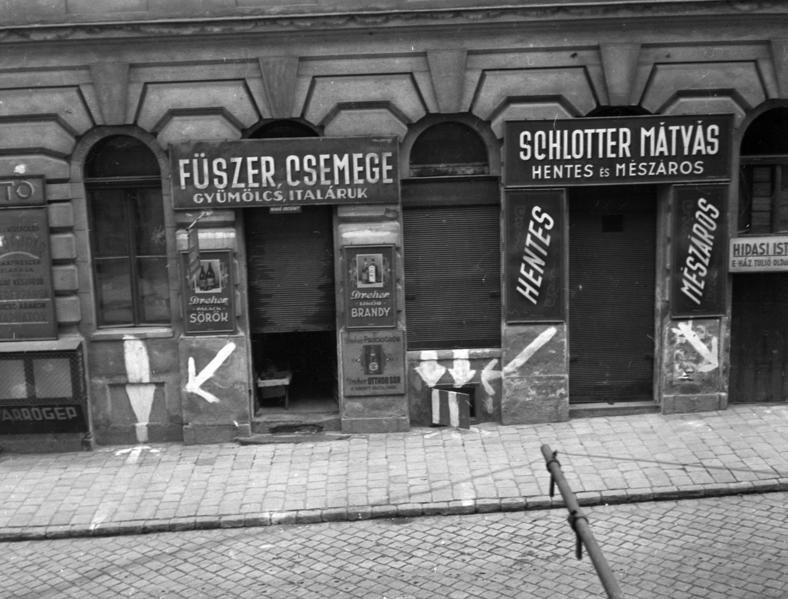 Hungary, Budapest II., Retek utca 36., 1944, Lissák Tivadar, sign-board, grocery store, butcher shop, air-rad shelter, air defense, Budapest, Fortepan #72880