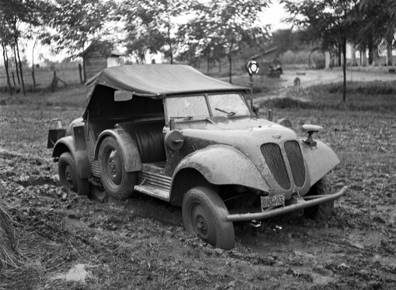 Hungary, Tempo G 1200 típusú személygépkocsi., 1944, Lissák Tivadar, automobile, spare wheel, Nova-Technik Notek lamp, Fortepan #72883