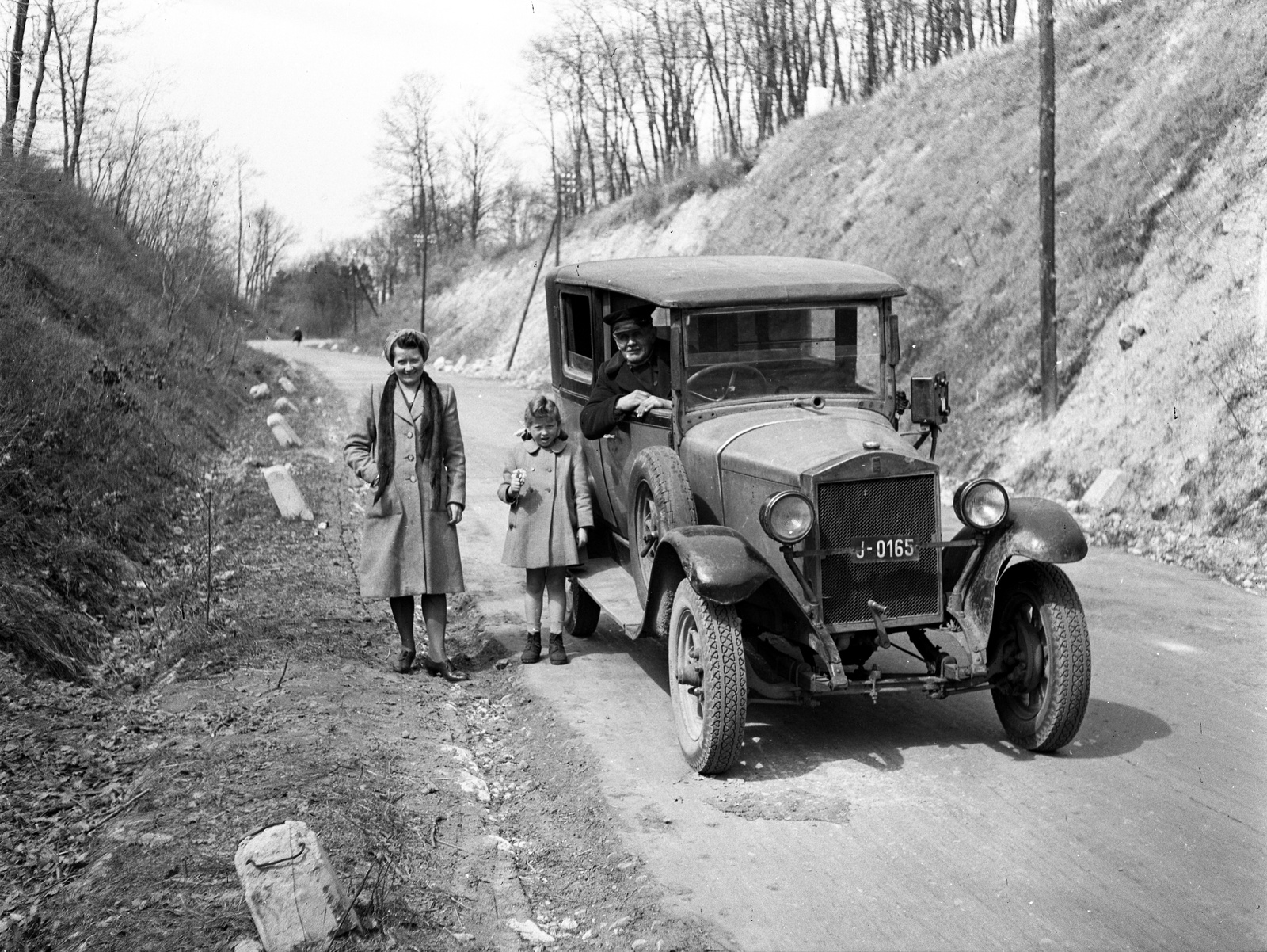 1946, Lissák Tivadar, magyar gyártmány, taxi, automobil, MÁG-márka, MÁG Magotax, pótkerék, hölgy, kislány, Fortepan #72981