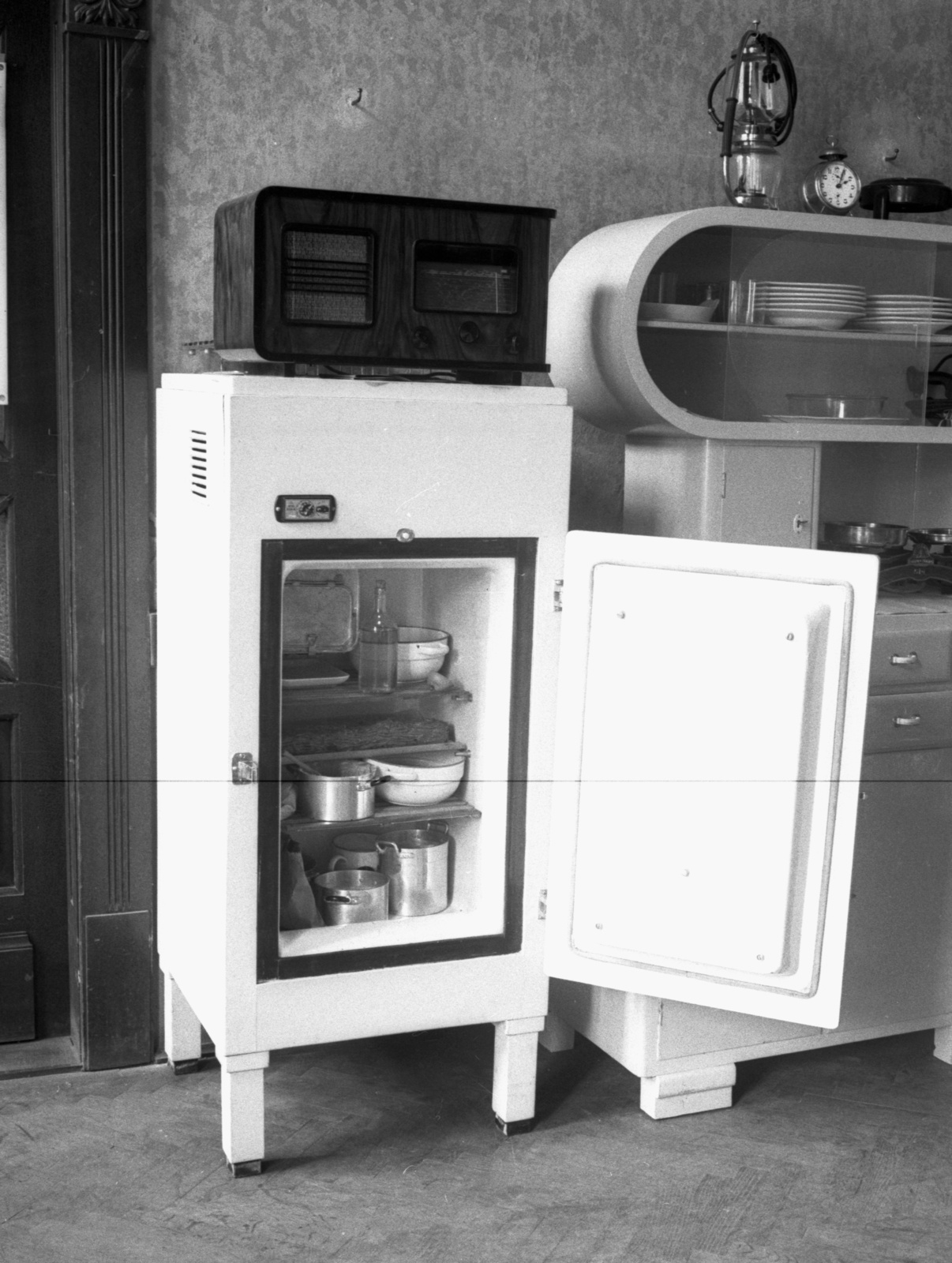 1937, Lissák Tivadar, radio, kitchen, refrigerator, coffee maker, sideboard, Fortepan #73165