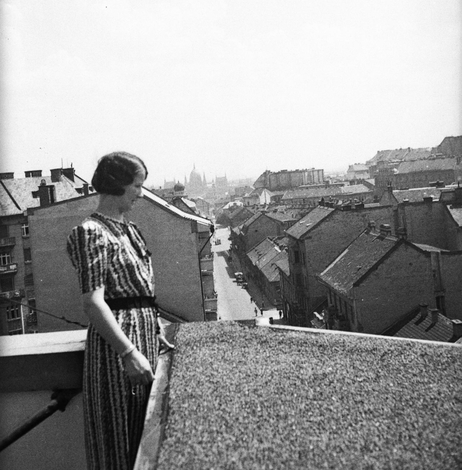 Magyarország, Budapest II., Retek utca 29-31., kilátás a Retek utca és a Széna tér felé., 1938, Lissák Tivadar, erkély, országház, tetőterasz, Budapest, Fortepan #73206