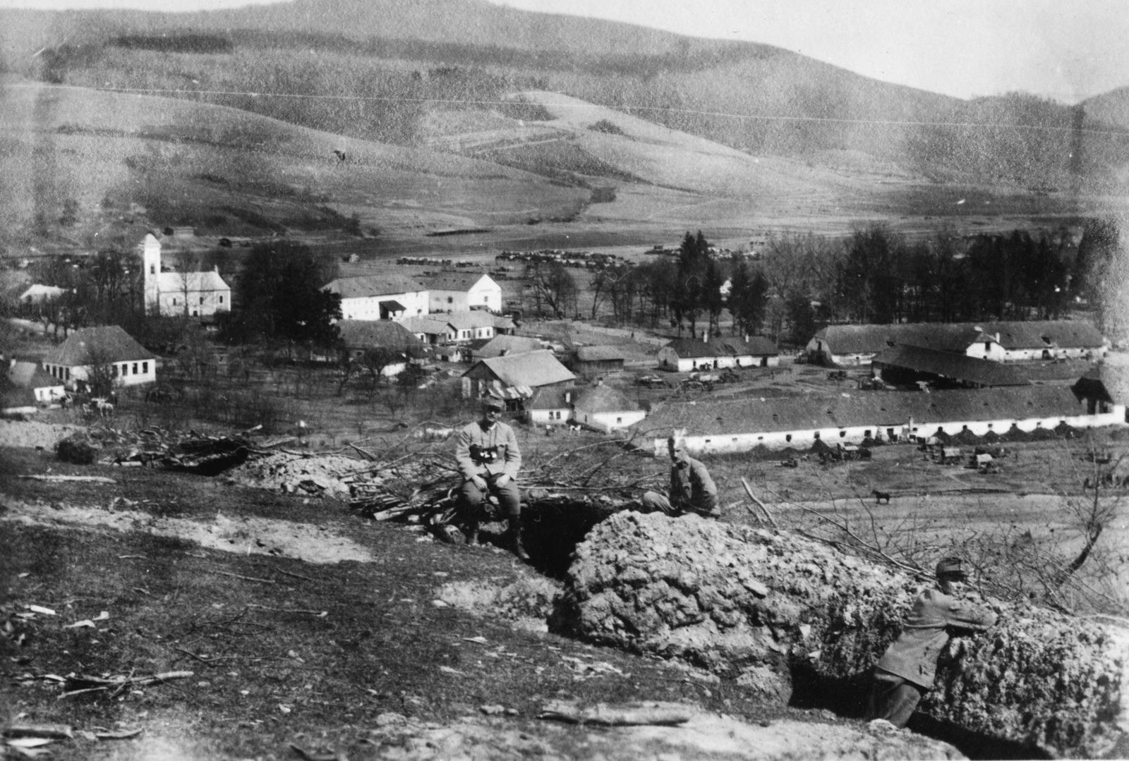Slovakia, Stakčín, a község látképe a Rovenky dombról, balra a görögkatolikus templom., 1916, Babarczy Eszter, First World War, trench, church, picture, mountain, Fortepan #73358