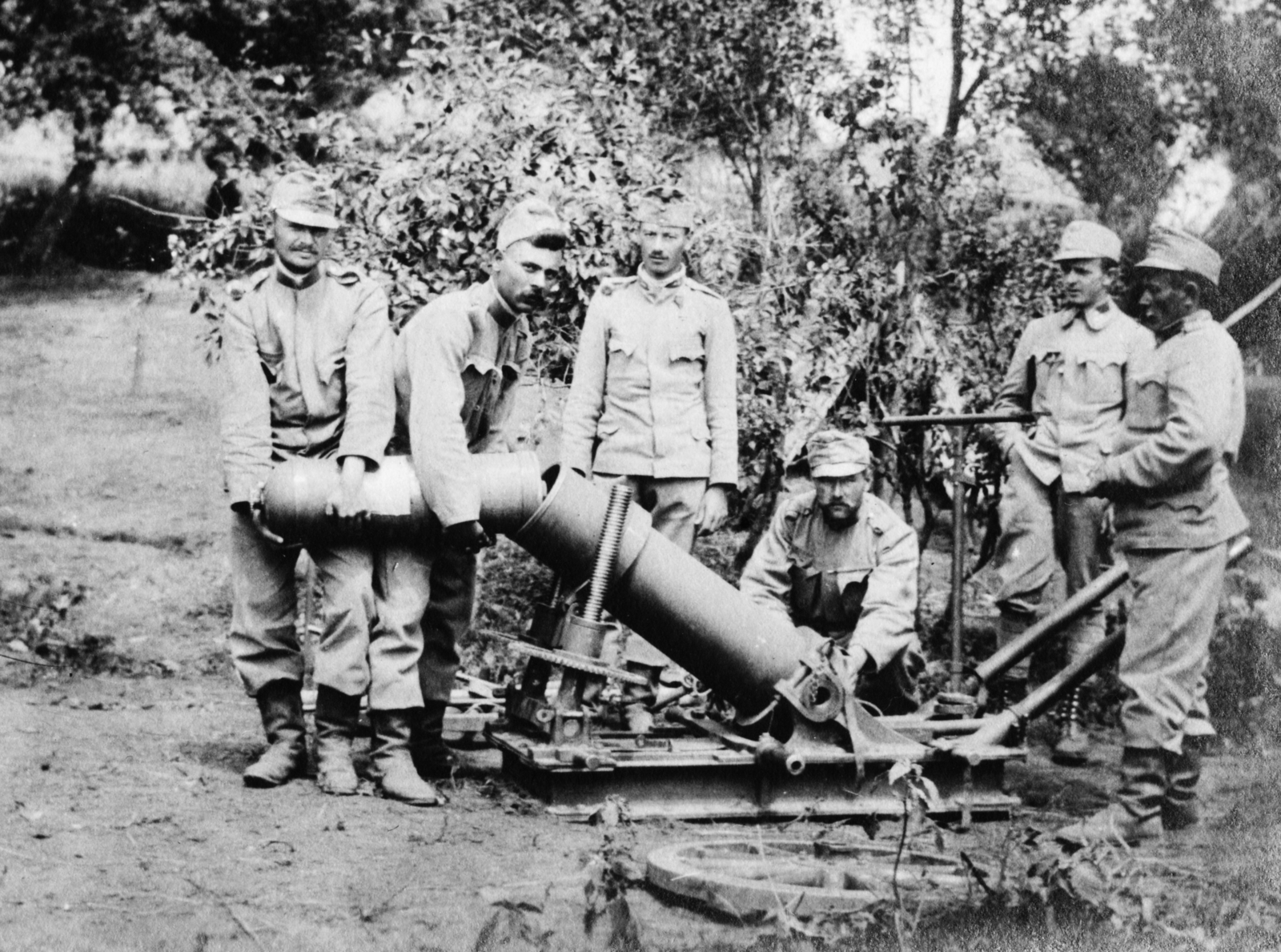 Az Osztrák-Magyar Monarchia hadseregének 22,5 cm-es nehéz aknavetője., 1916, Babarczy Eszter, First World War, soldier, ordnance, mortar, artillery, Fortepan #73363