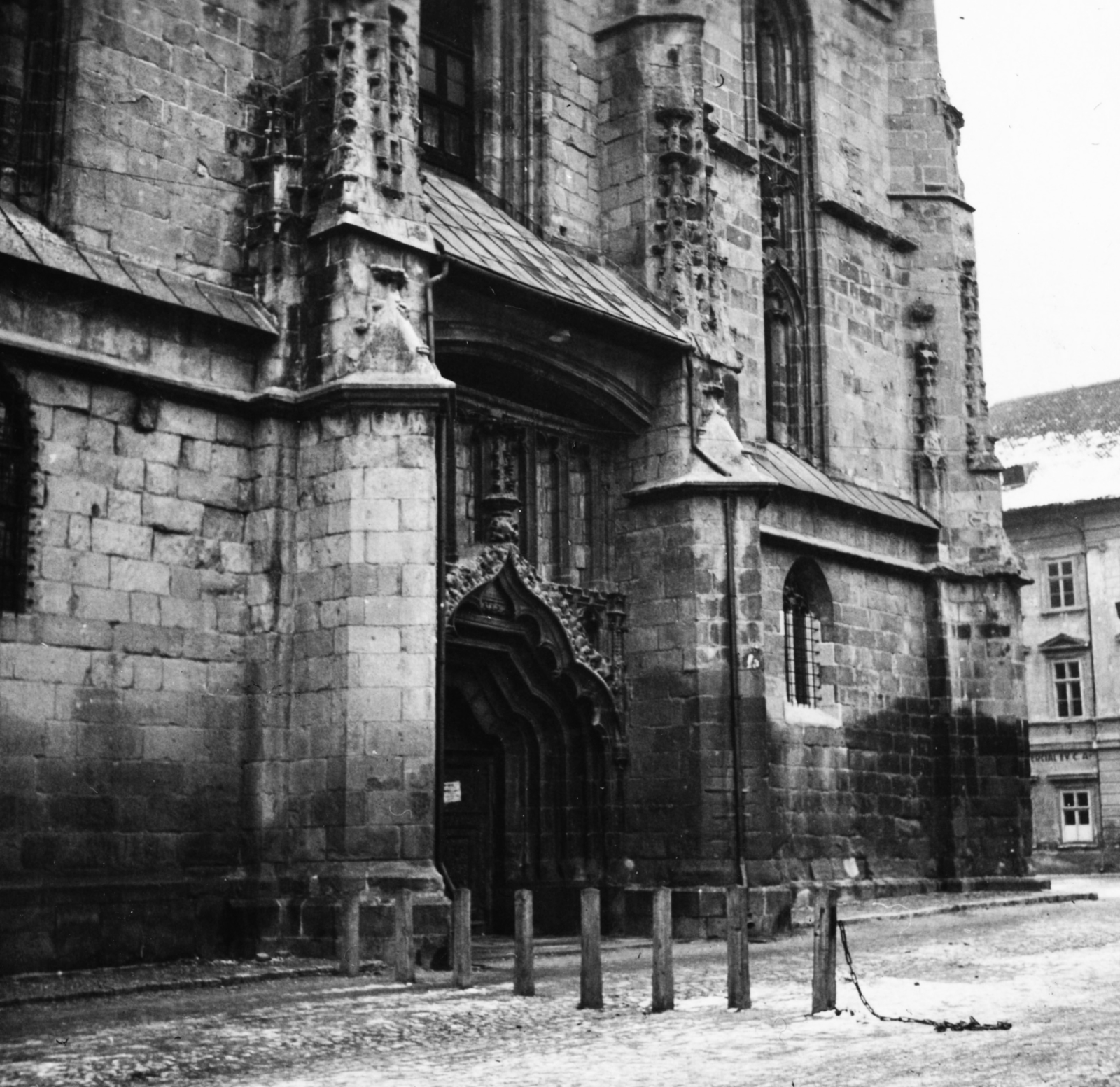 Romania,Transylvania, Brașov, a Fekete templom bejárata., 1941, Schwertner Ágnes, Fortepan #73424