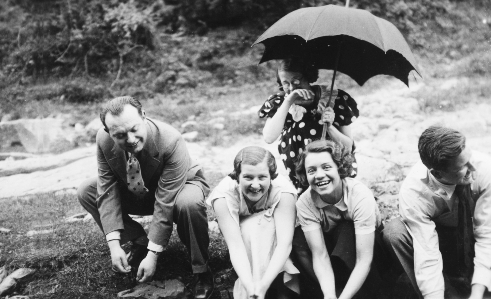 1941, Schwertner Ágnes, sunshades, tableau, umbrella, fun, Fortepan #73433