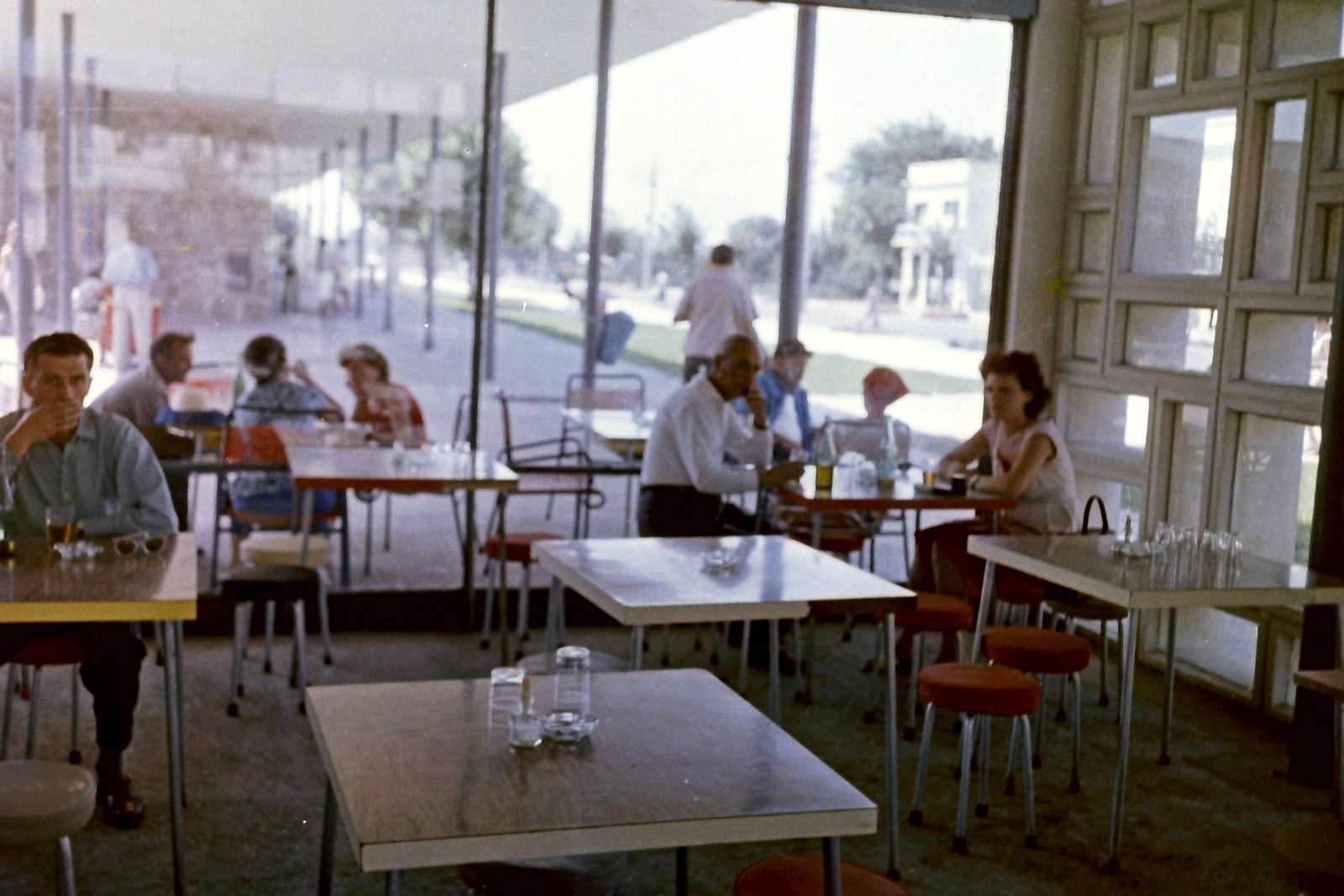 1960, Márton Gábor, colorful, men, summer, shades, beer, waiting room, glass, ashtray, bus terminal, bus stop, Fortepan #73561