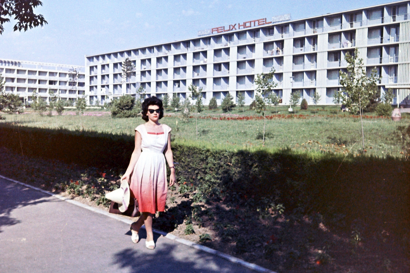 Romania, Eforie, (ekkor Vasile Roaită), Eforie Nord, Bulevardul Tudor Vladimirescu, Felix Hotel., 1960, Márton Gábor, colorful, hotel, Fortepan #73563