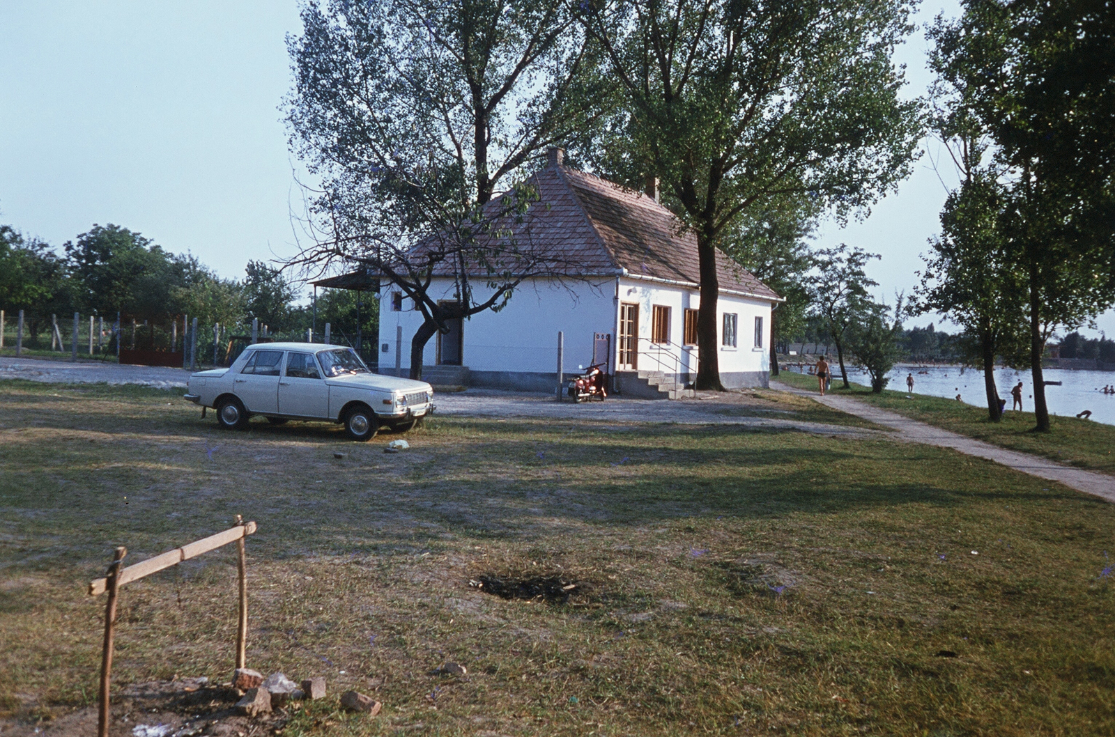 Magyarország, Szelidi-tó, 1971, Márton Gábor, színes, német gyártmány, Wartburg-márka, automobil, Wartburg 353, Fortepan #73590