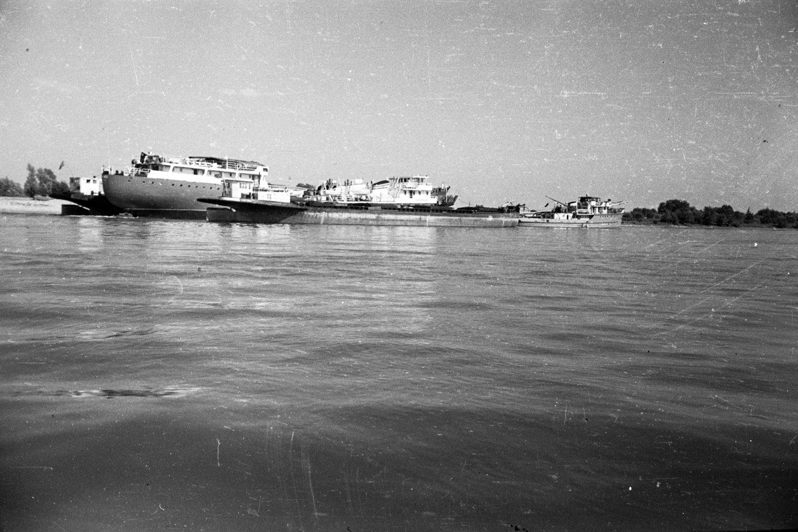 Magyarország, a Duna bajai szakasza a Türr István híd közelében., 1960, Márton Gábor, hajó, Fortepan #73635