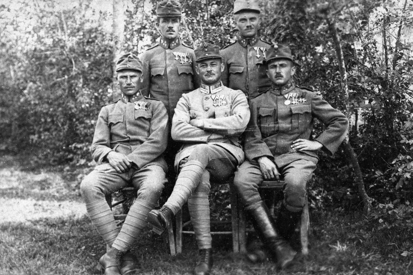 1916, Fortepan, tableau, soldier, medal, cross-legged sitting, arms crossed over the chest, leg over leg, Fortepan #73695