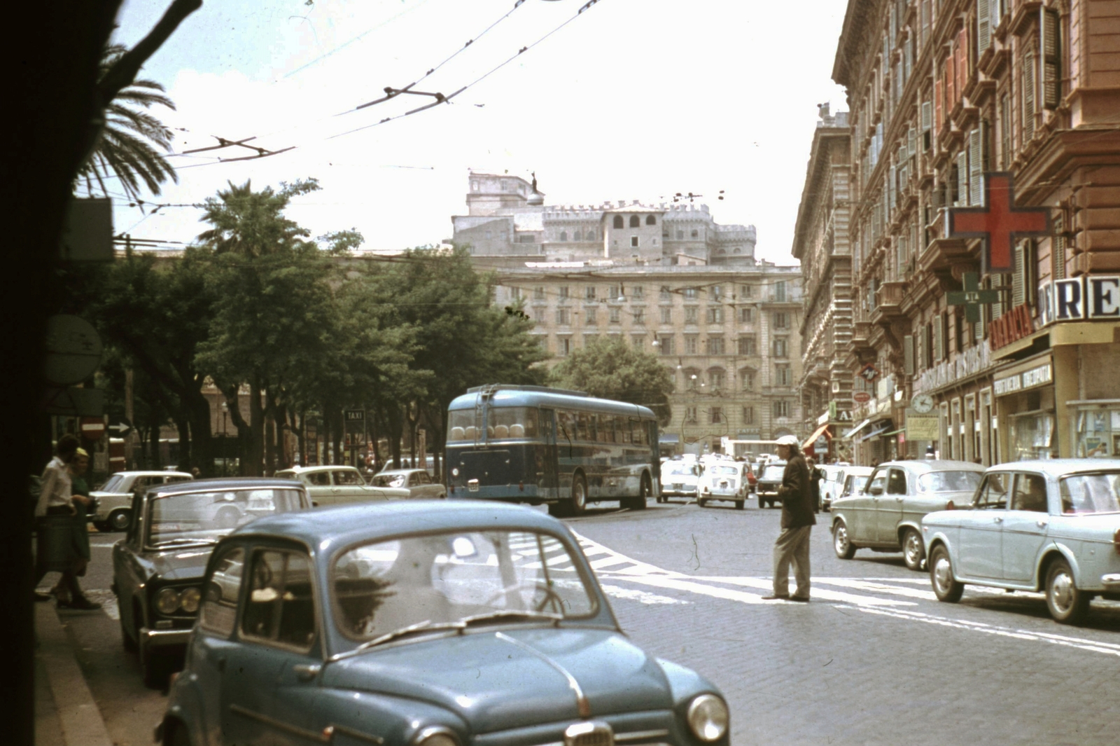 Italy, Rome, Piazza del Risorgimento a Via Cola di Rienzo torkolatától nézve., 1972, Romák Éva, colorful, bus, Fiat-brand, pharmacy, automobile, crosswalk, Fortepan #73792