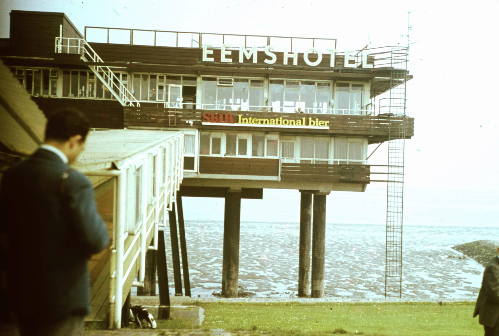 Netherlands, Delfzilj, Eemshotel., 1969, Romák Éva, colorful, hotel, sea, Fortepan #73798