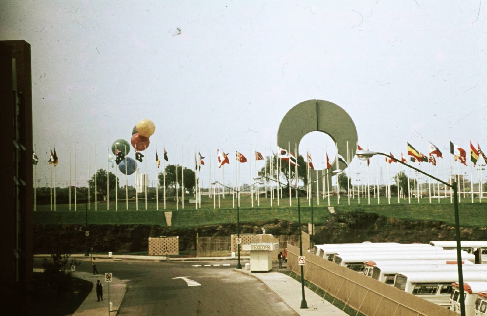 Mexico, Mexico City, olimpiai falu., 1968, Romák Éva, colorful, flag, flag pole, Fortepan #73829