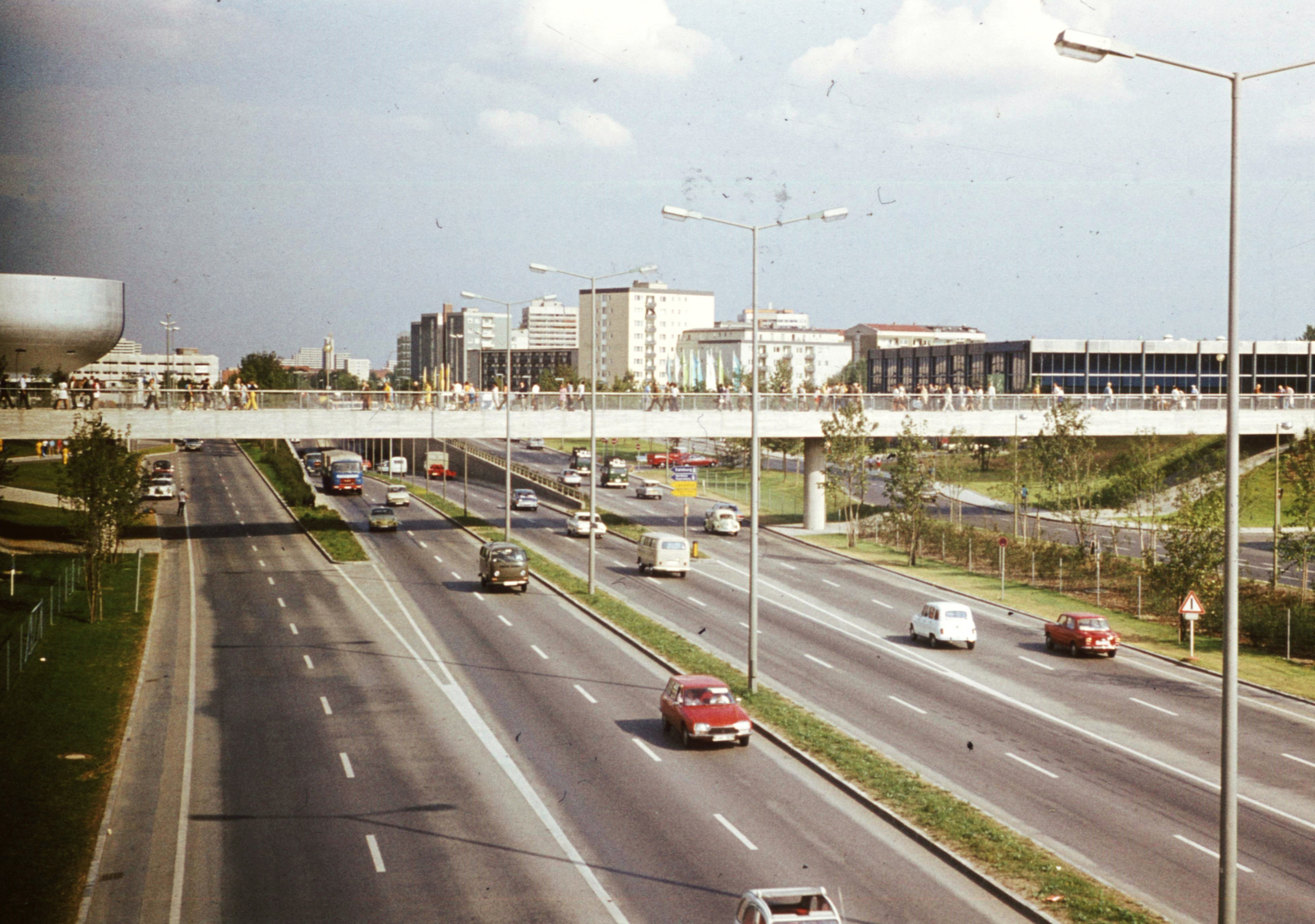 Germany, Munich, Georg Brauchle Ring, jobbra az olimpiai falu., 1972, Romák Éva, colorful, Olympics, FRG, highway, Fortepan #73836