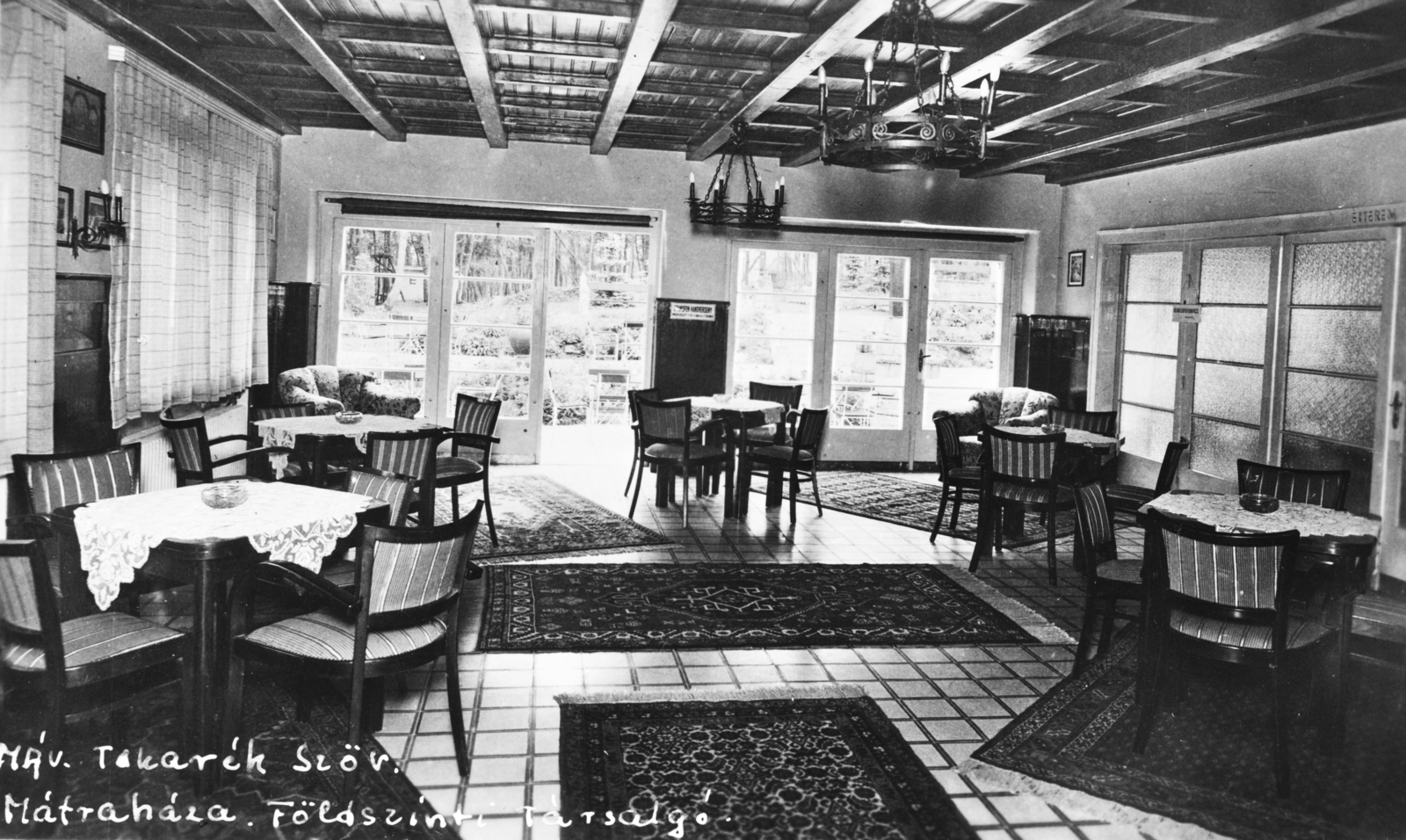 Hungary, Mátraháza, a Magyar Államvasútiak Takarék- és Segélyszövetkezete Üdülőtelepe, "A" épület társalgó., 1942, Romák Éva, interior, Fortepan #73882