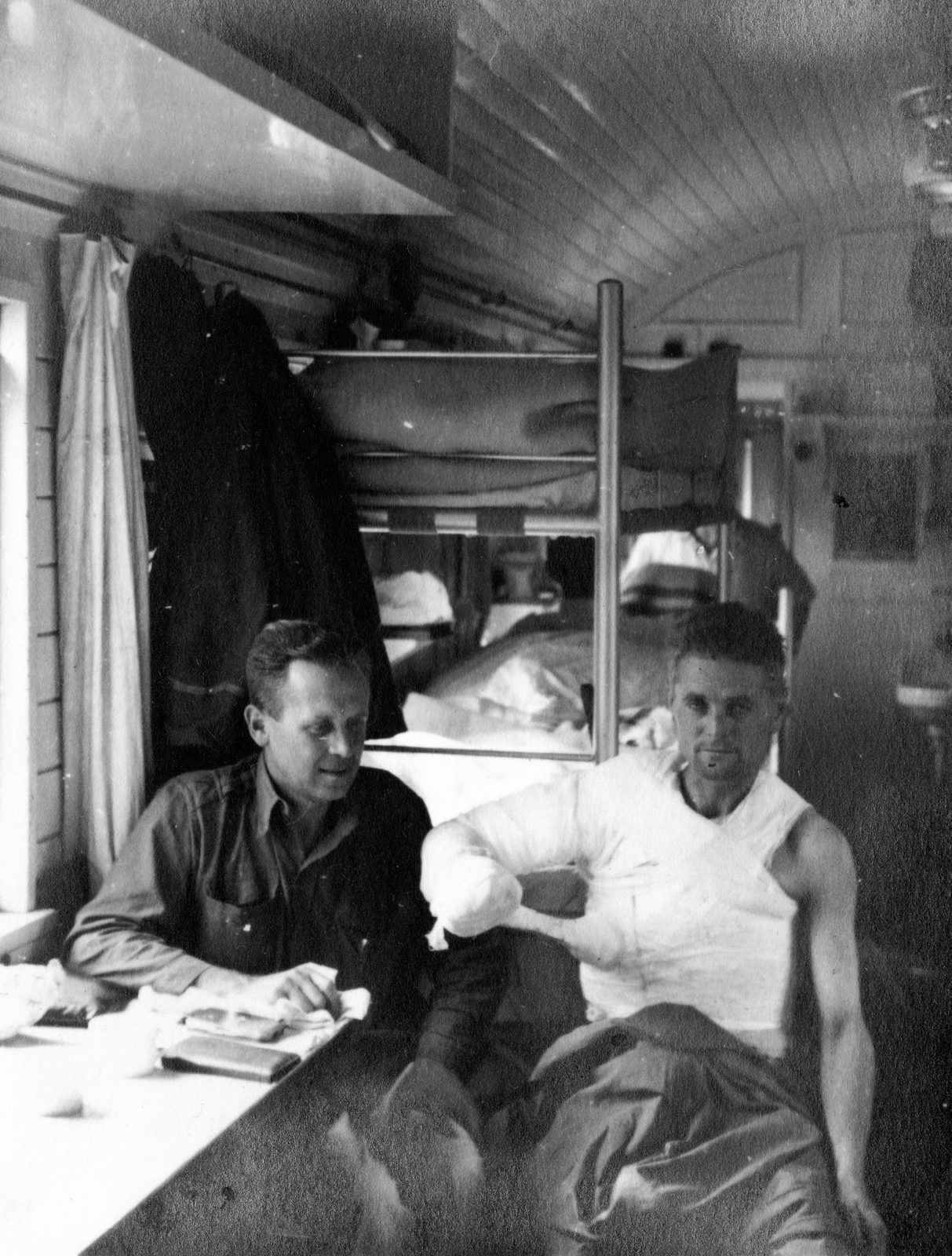 1942, Fortepan, second World War, wounded, amputation, hospital-train, Fortepan #73906