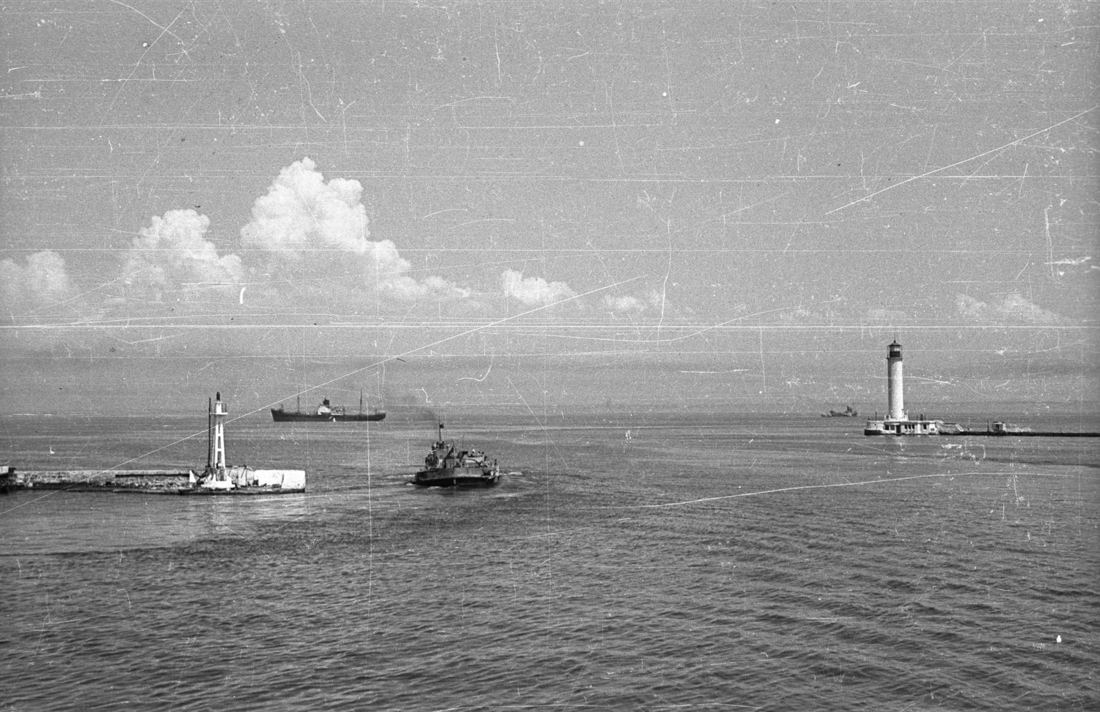 Romania, Sulina, a Duna-delta Sulina-ágának torkolata a Fekete-tengernél., 1962, Drobni Nándor, Droppa Kálmán, port, lighthouse, Fortepan #73972