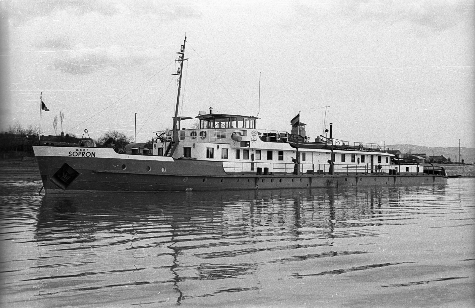 Romania, Moldova Veche, Sopron vontatóhajó a Dunán., 1962, Drobni Nándor, Droppa Kálmán, ship, Sopron ship, Fortepan #73982