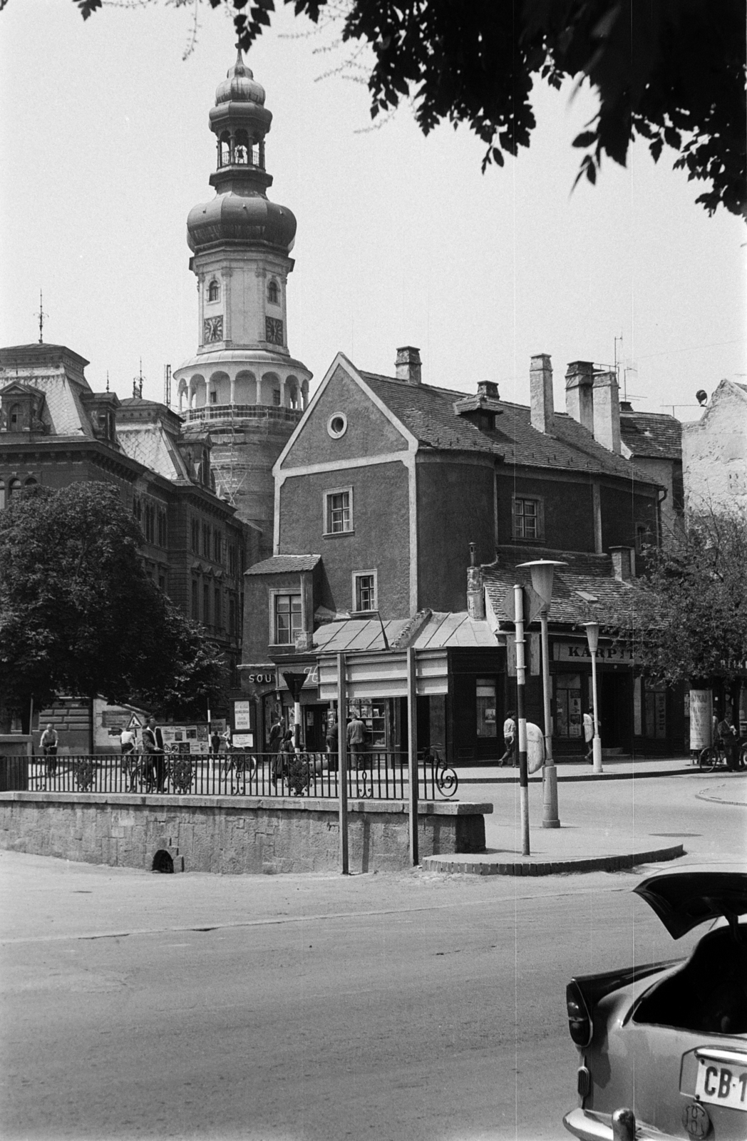 Hungary, Sopron, Várkerület (Lenin körút) az Előkapu felé nézve, balra a Városháza és mögötte a Tűztorony., 1970, Mohl József, cityscape, Fortepan #74092