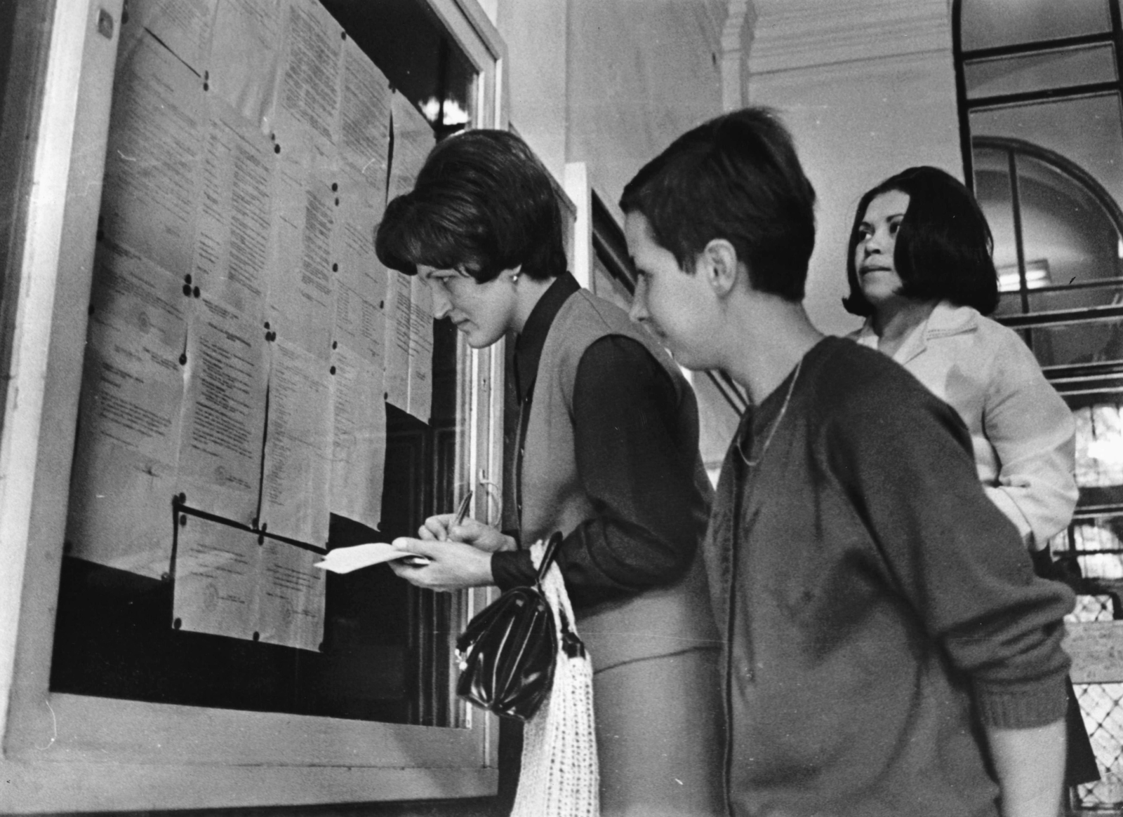 Hungary, Budapest VIII., Üllői út 26. BOTE (később Semmelweis Egyetem), a központi épület lépcsőháza., 1968, Semmelweis Egyetem Levéltára, Budapest, message, Fortepan #74191