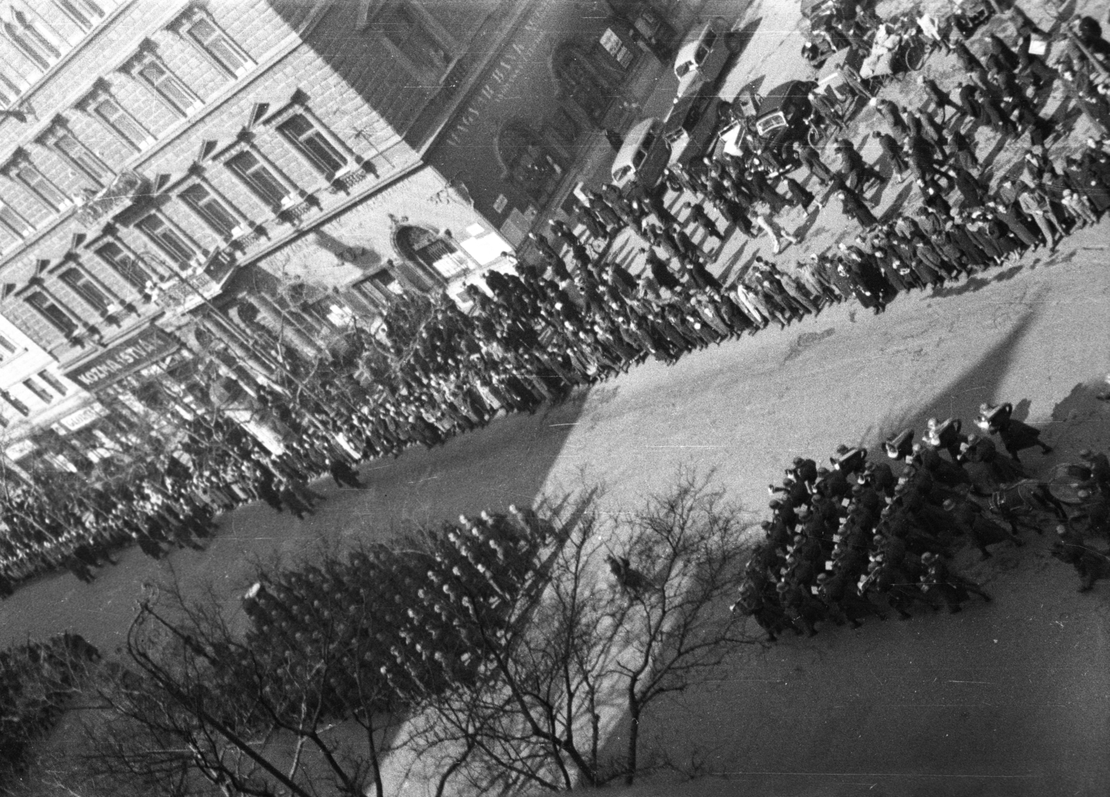 Magyarország, Budapest VI., Andrássy út - Dalszínház utca sarok a Drechsler palotából nézve., 1936, Rosta László, Budapest, Fortepan #74261