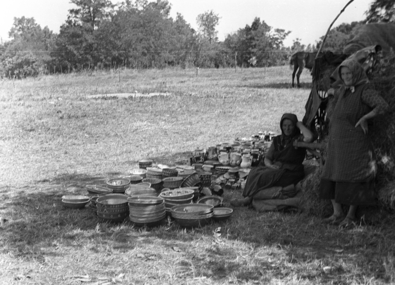 1940, Rosta László, ceramics, seller, pottery, old person, Fortepan #74287