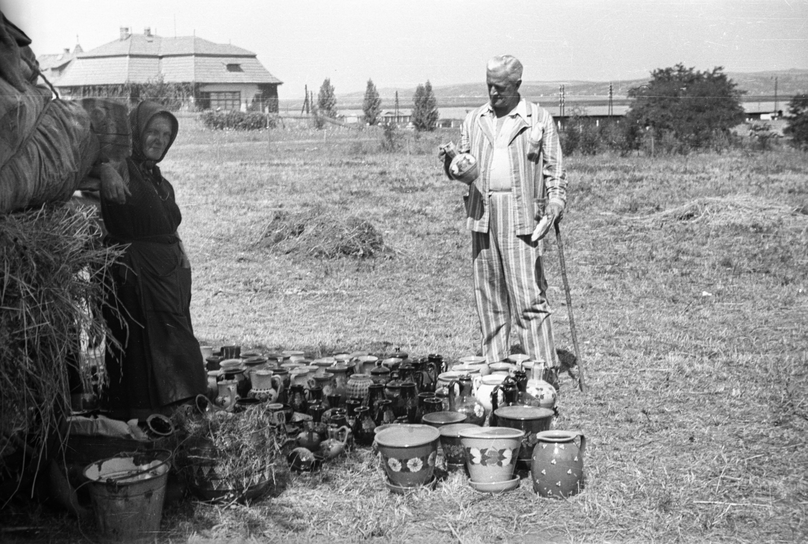 1940, Rosta László, ceramics, bucket, pottery, nightgown, Fortepan #74288
