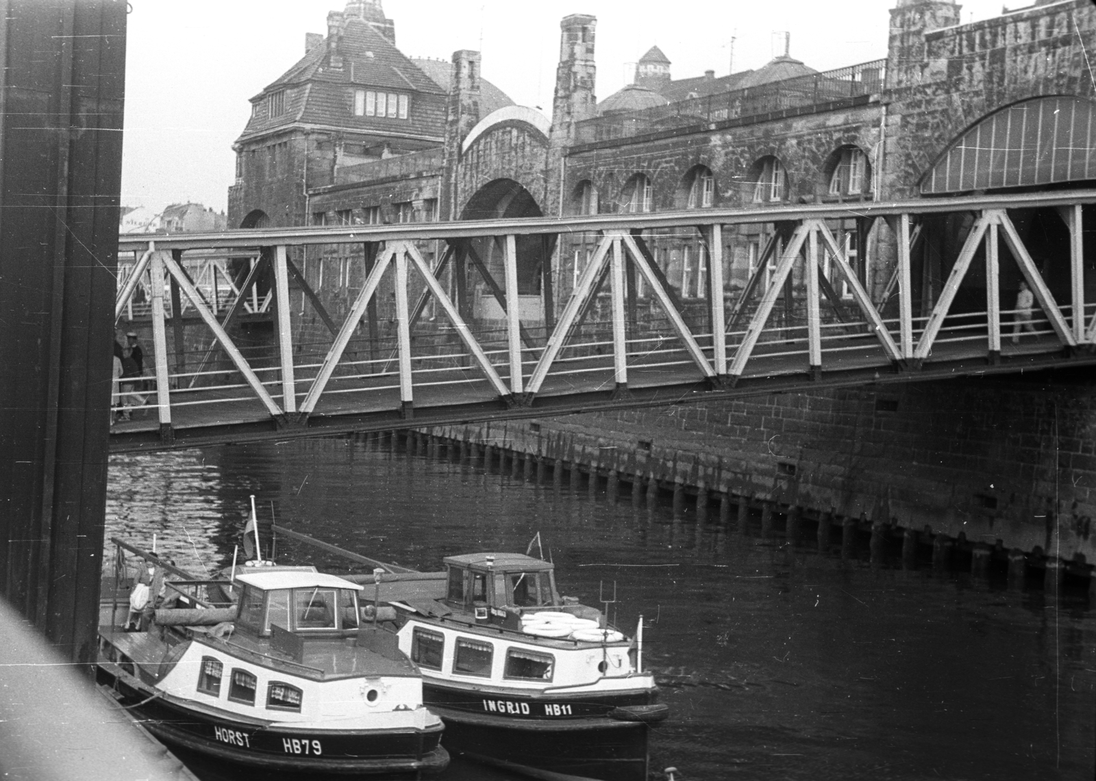 Germany, Hamburg, St. Pauli-Landungsbrücken, hajóállomás., 1965, Romák Éva, ship, FRG, Fortepan #74359