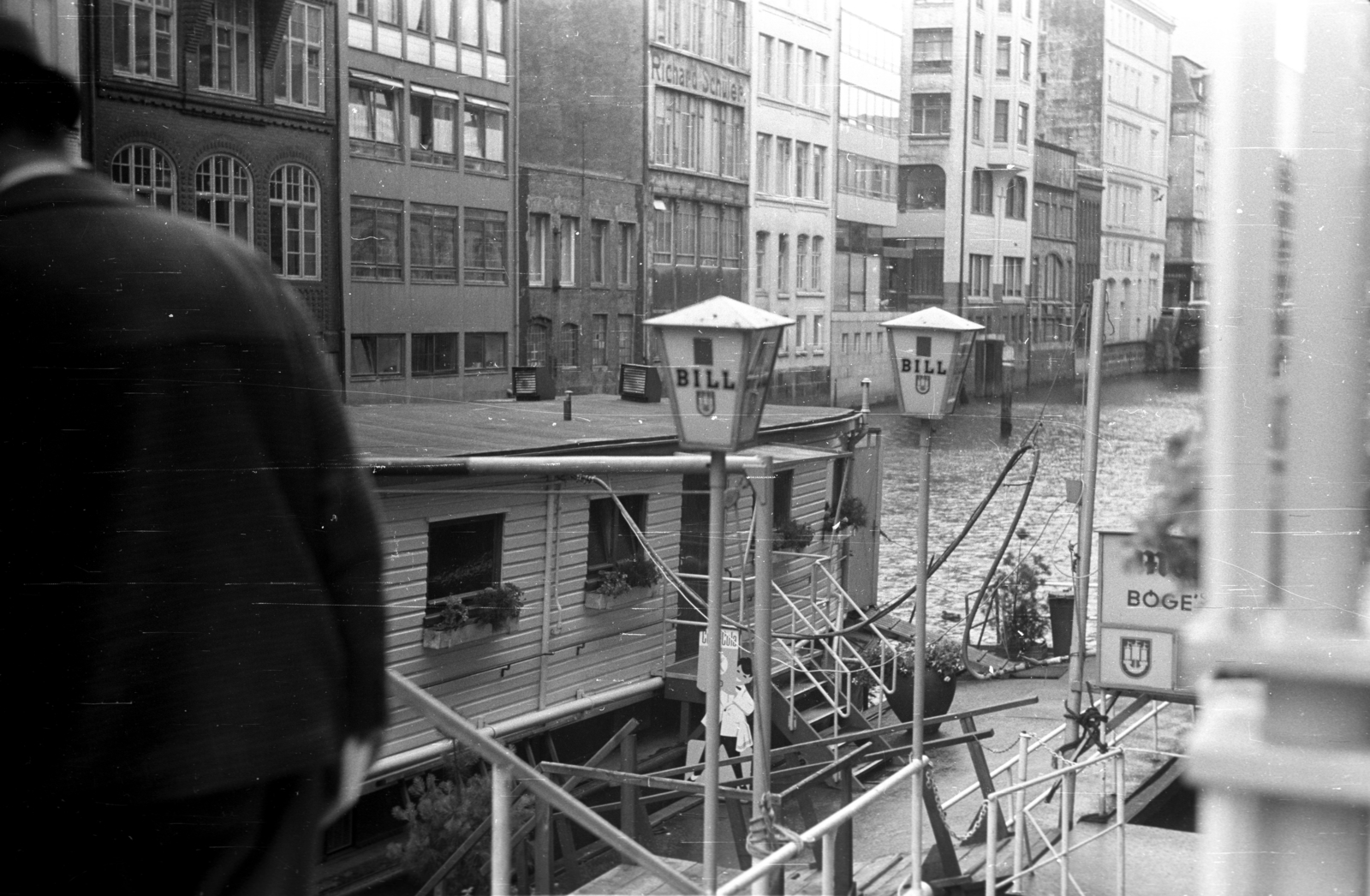 Germany, Hamburg, Bleichenfleet a Postbrücke felől nézve., 1965, Romák Éva, FRG, stairs, planter, Fortepan #74368