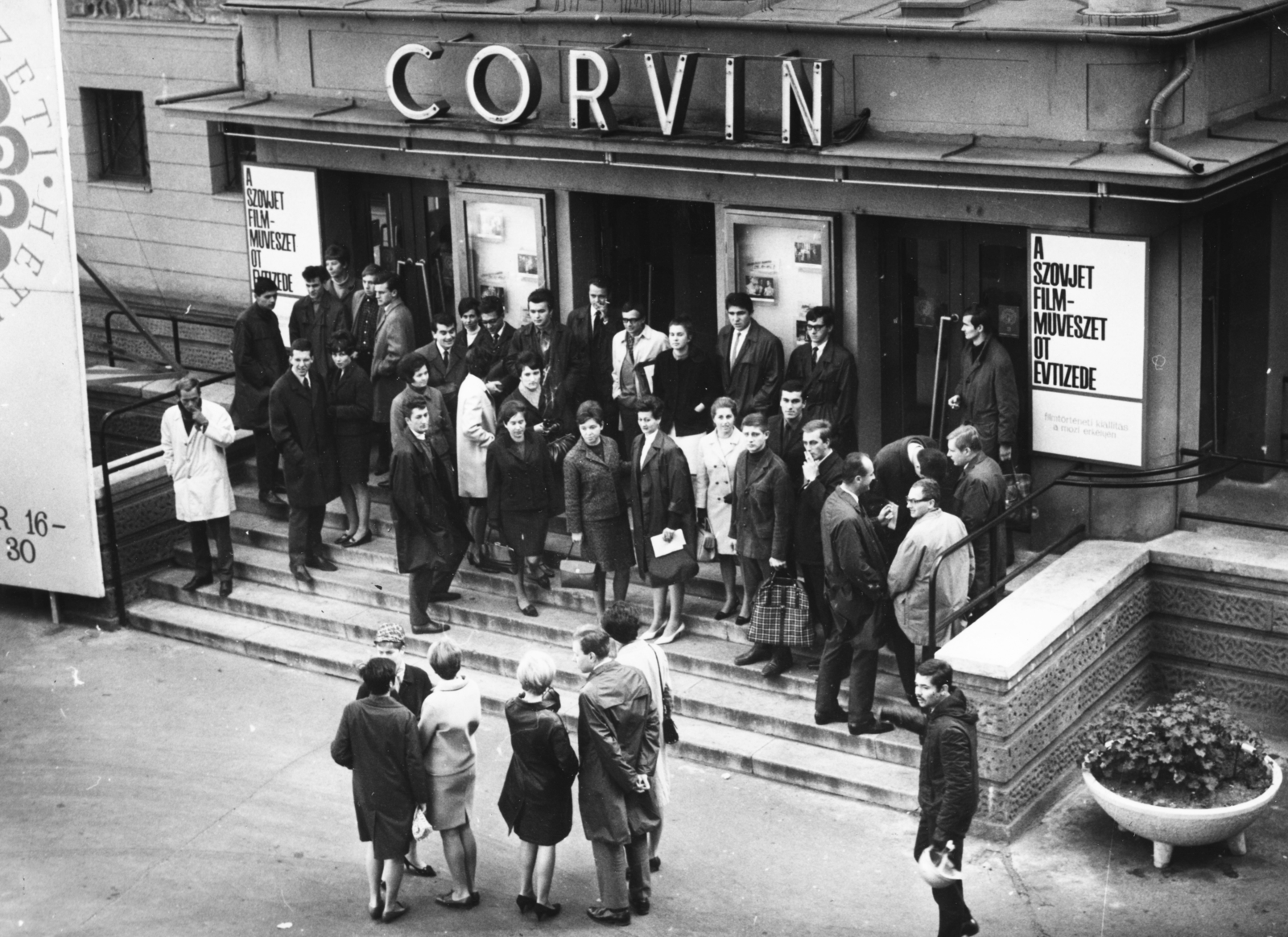 Hungary, Budapest VIII., Corvin (Kisfaludy) köz, Corvin mozi., 1967, Semmelweis Egyetem Levéltára, movie theater, Budapest, Fortepan #74550