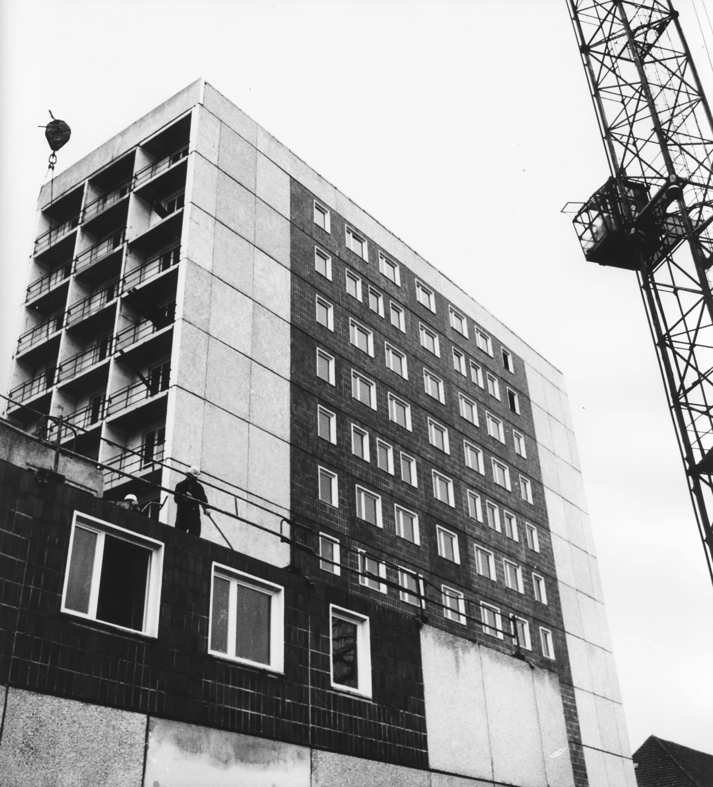 Germany, Berlin, Invalidenpark, a Charité egyetemi kórház dolgozói számára épülő panelházak., 1978, Semmelweis Egyetem Levéltára, GDR, East-Berlin, Fortepan #74617