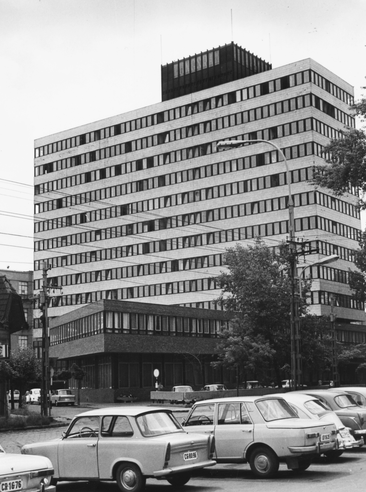 Hungary, Budapest IV., Váci út 77., az Egyesült Izzólámpa és Villamossági Rt. központi igazgatási épülete. Balra a Pintér József utca torkolata., 1970, Semmelweis Egyetem Levéltára, Budapest, Fortepan #74668