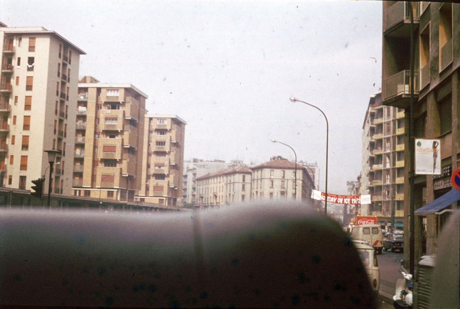Italy, Milan, Via Marghera a Piazza Ernesto de Angeli felé nézve., 1972, Fülöp Imre, Kalocsai István, colorful, scooter, automobile, Fortepan #74729