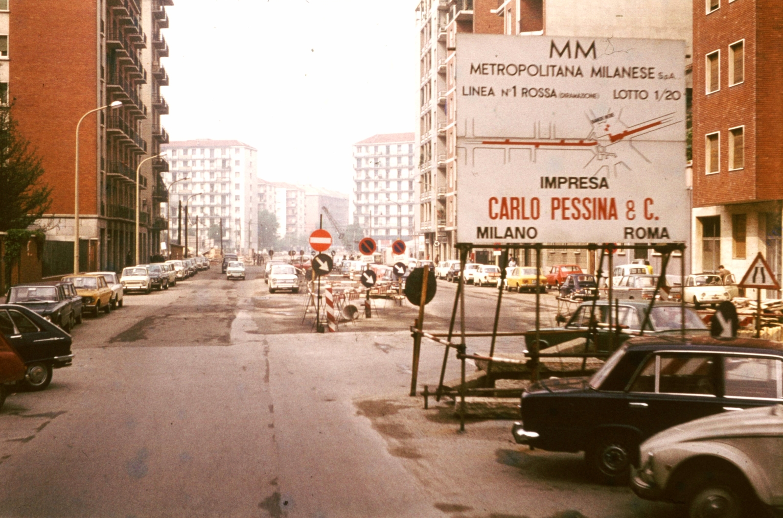 Italy, Milan, Via Sofonisba Anguissola a Piazzale Giovanni Dalle Bande Nere felé nézve., 1972, Fülöp Imre, Kalocsai István, colorful, Fiat-brand, Italian brand, Fortepan #74738