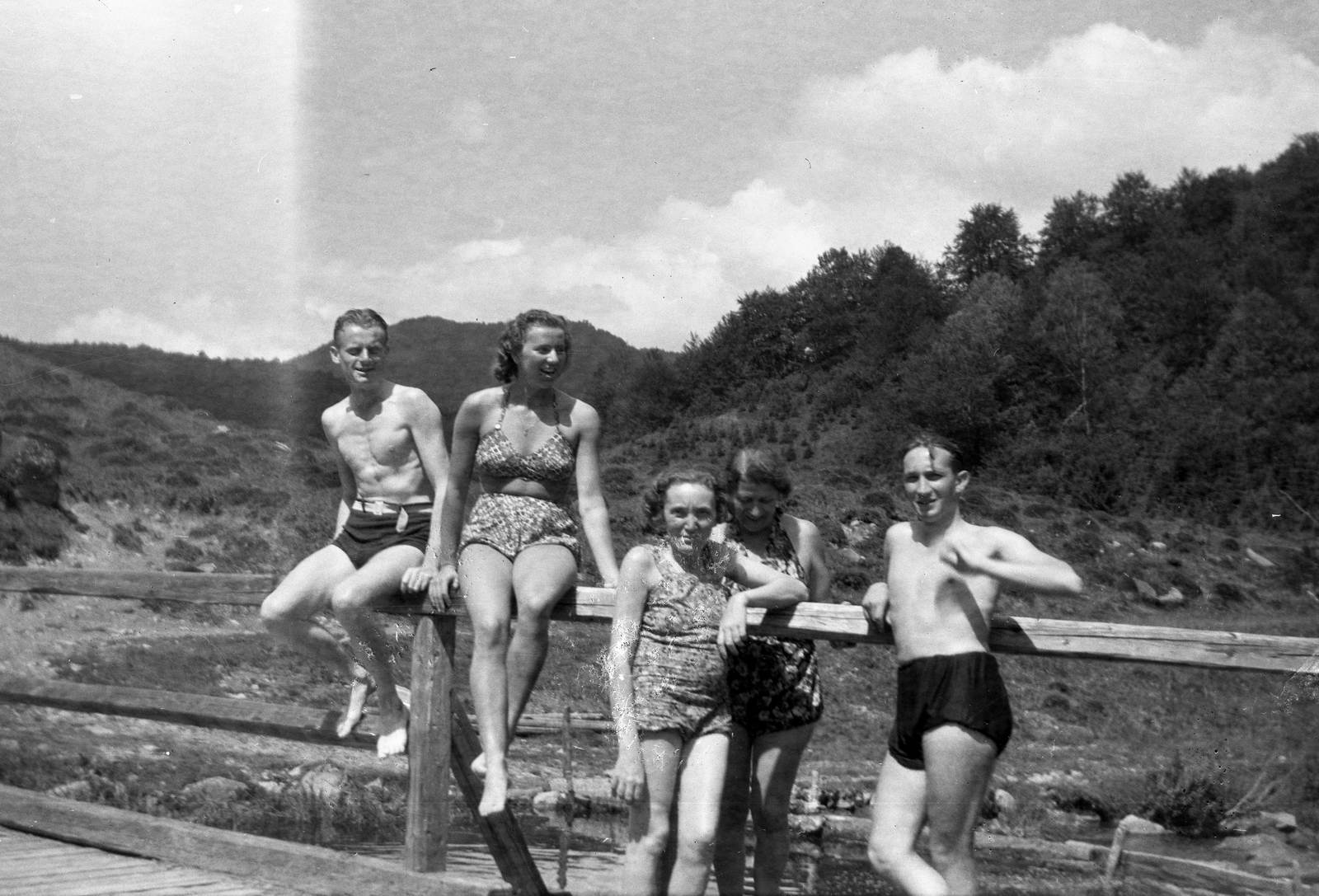 1938, Romák Éva, korláton ülni, fürdőruha, félmeztelen, Fortepan #74755