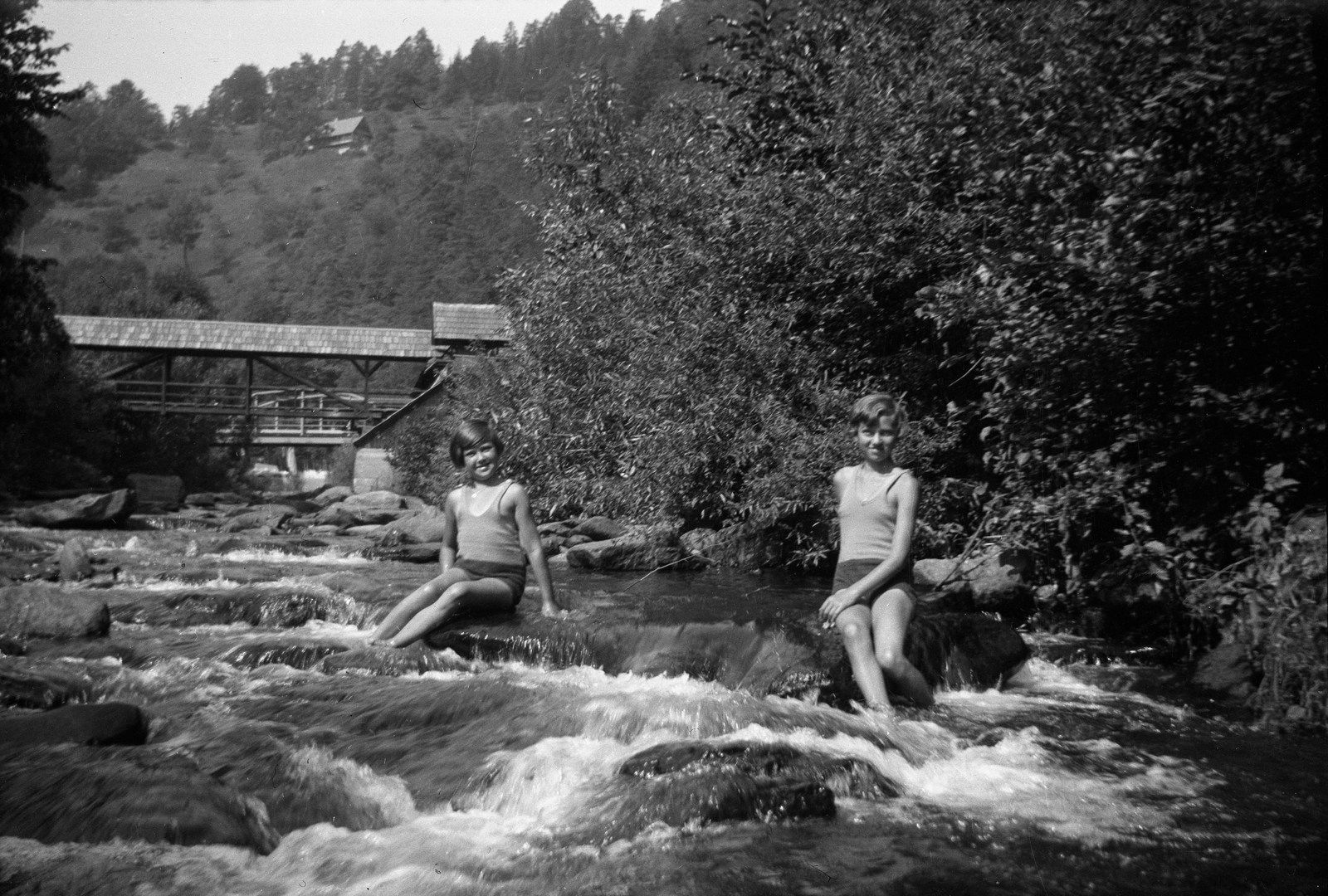 1930, Romák Éva, folyó, fahíd, Fortepan #74764