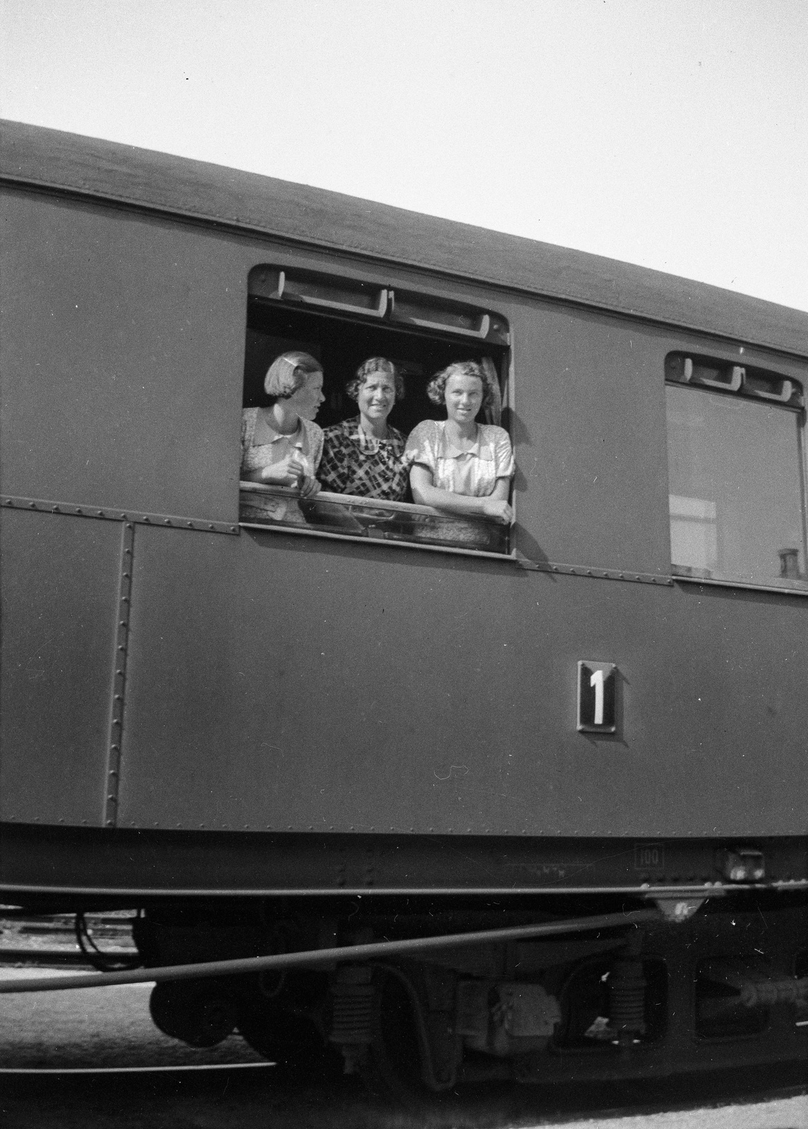 1936, Romák Éva, coach, girl, lady, train, Fortepan #74769