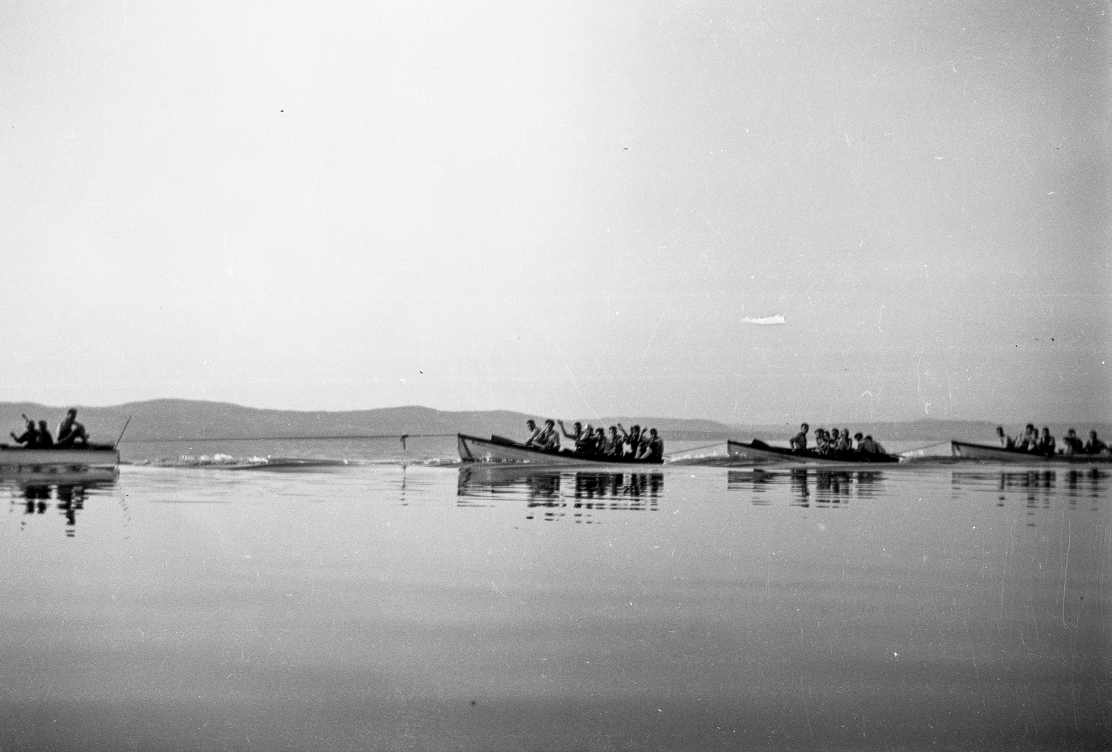 Magyarország, Balatonboglár, 1940, Romák Éva, csónakázás, Fortepan #74813